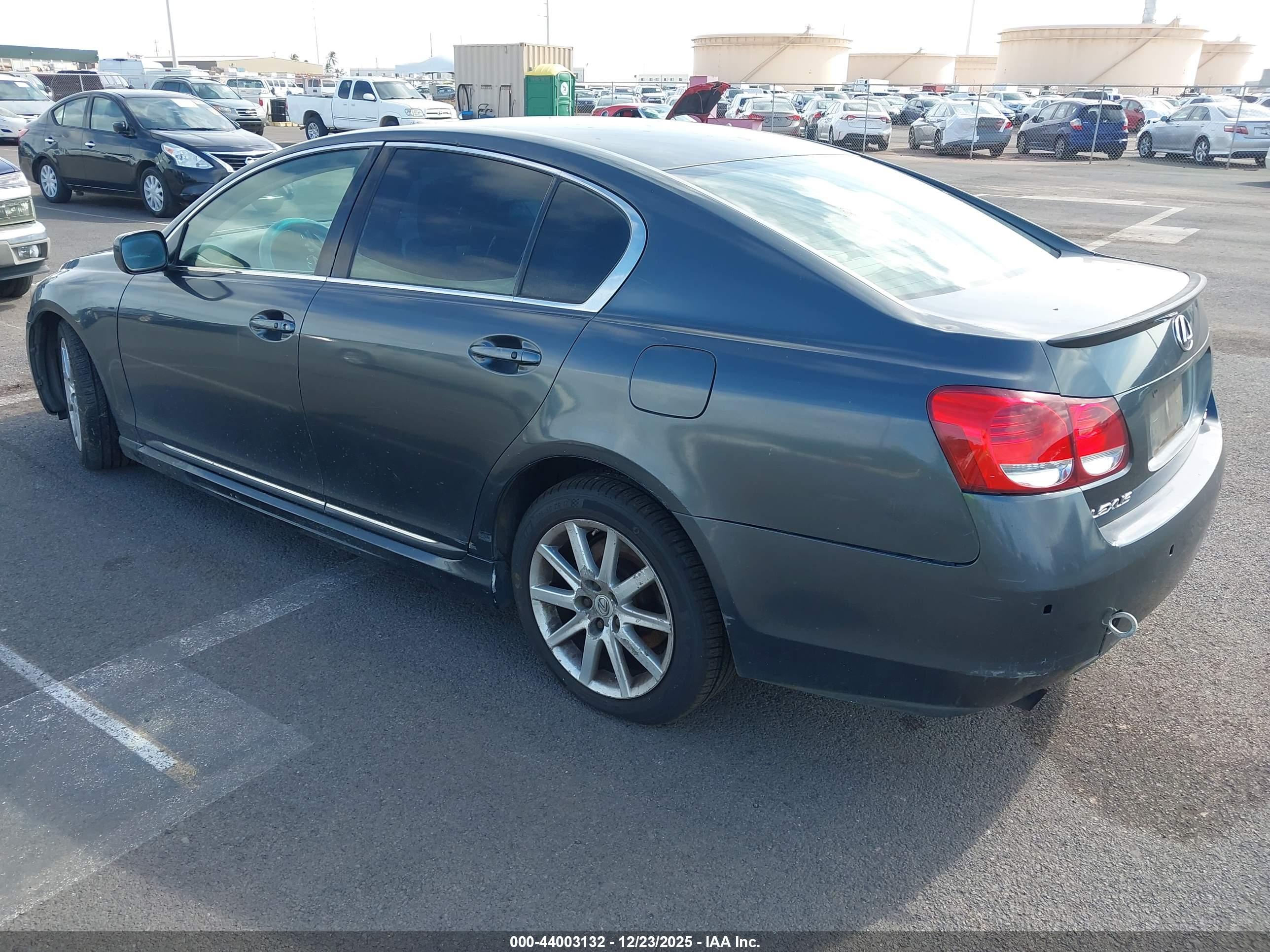 LEXUS GS image 3