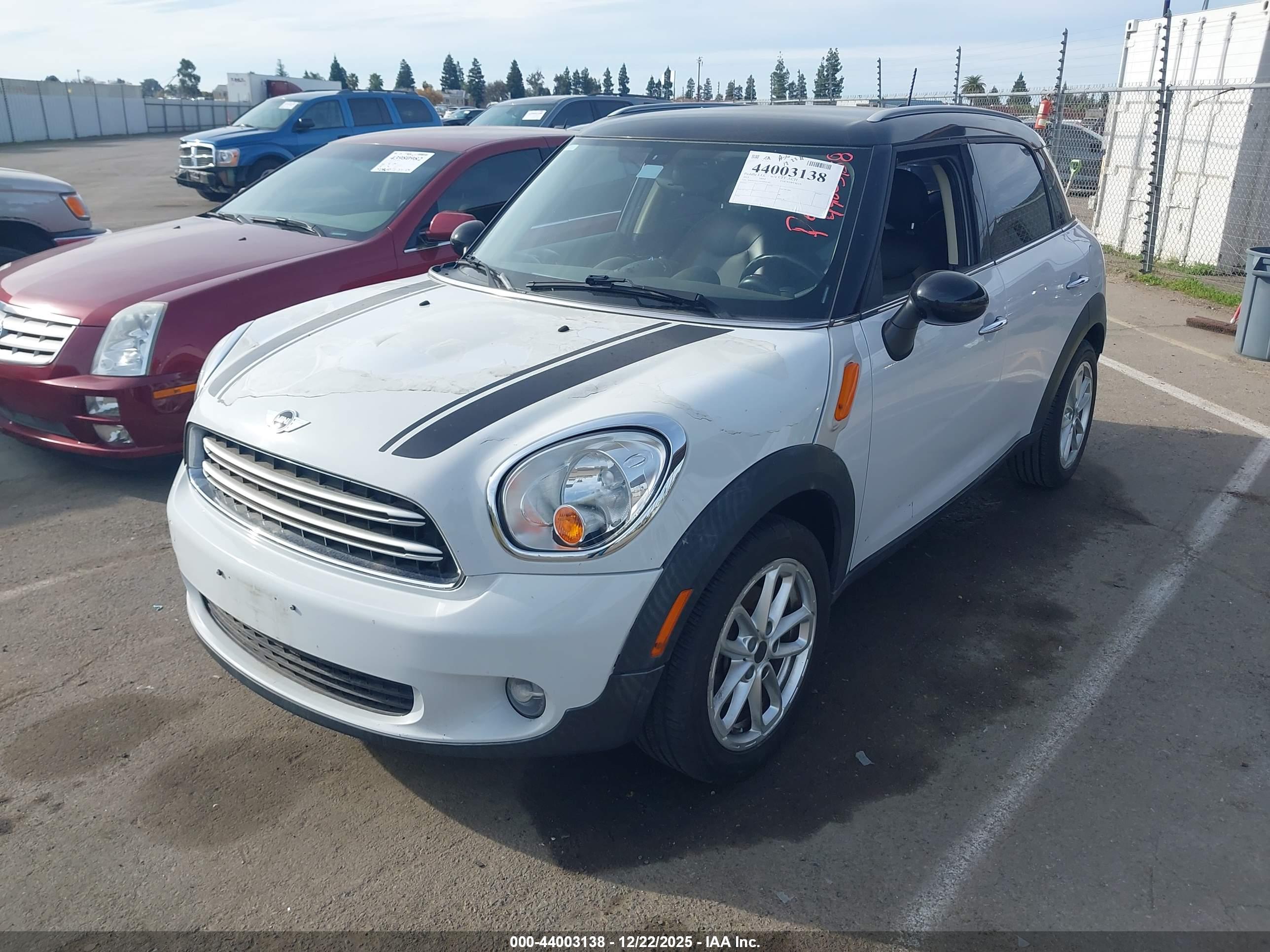 MINI COUNTRYMAN image 2