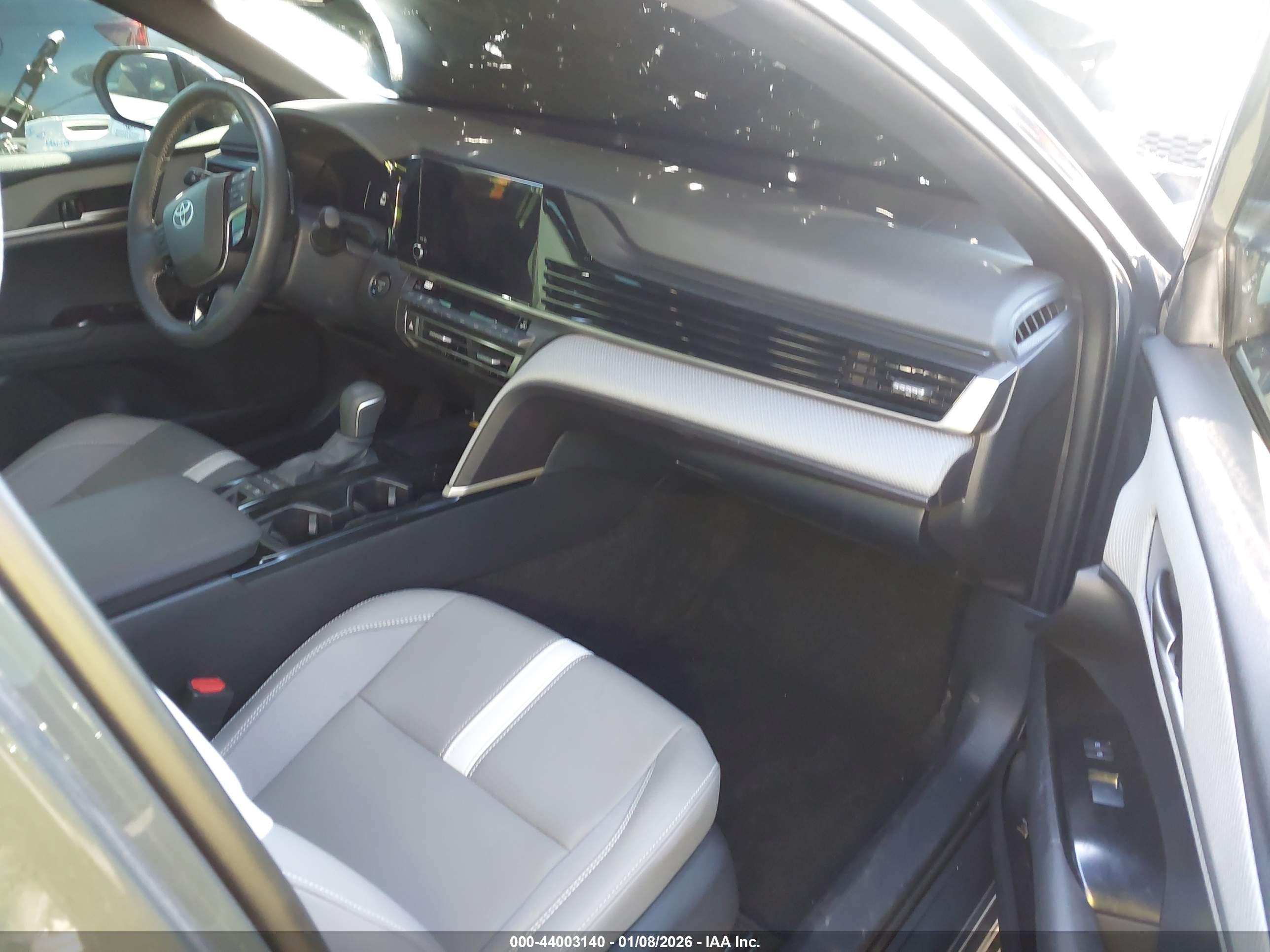 TOYOTA CAMRY image 5