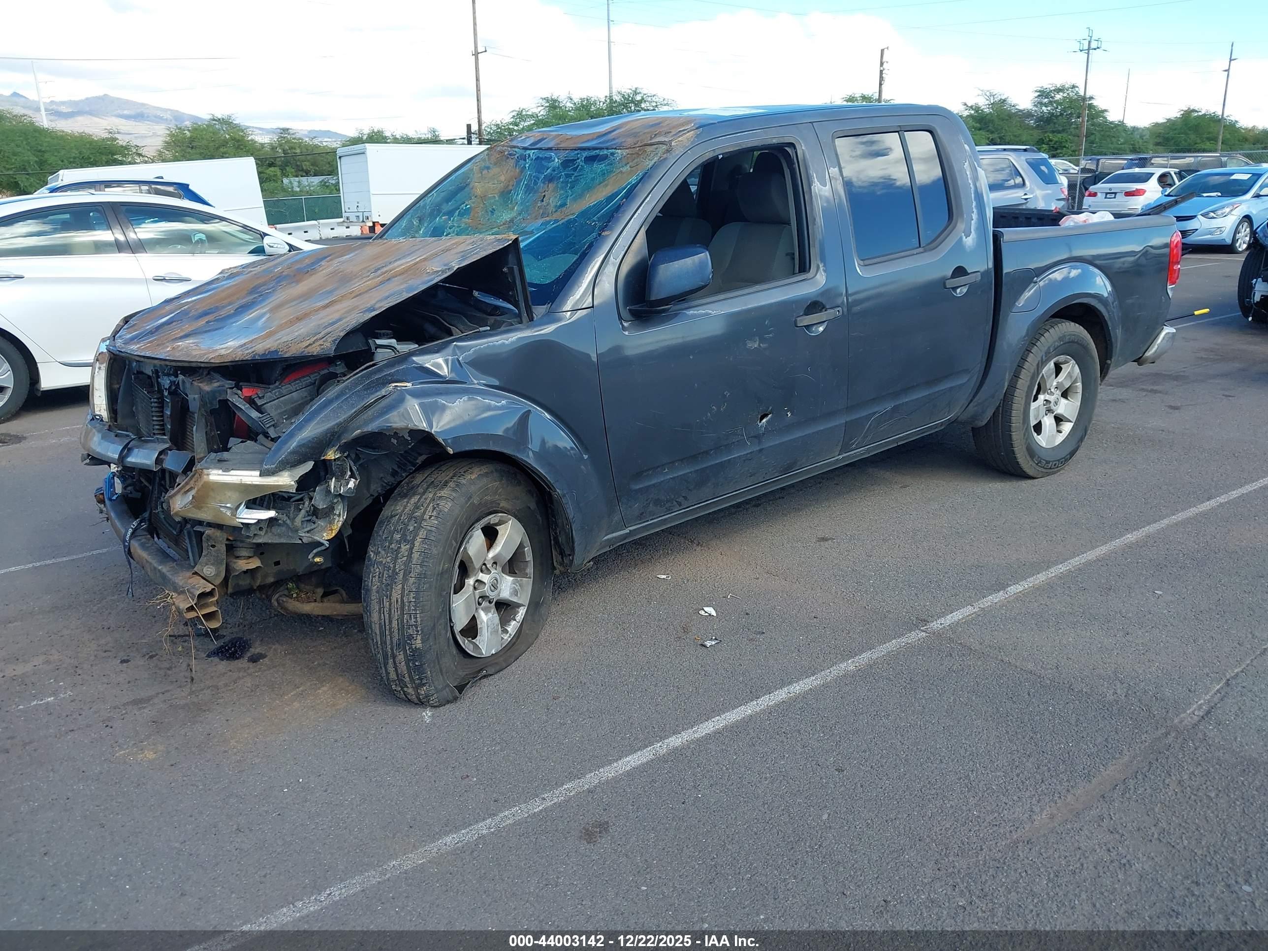 NISSAN FRONTIER image 2