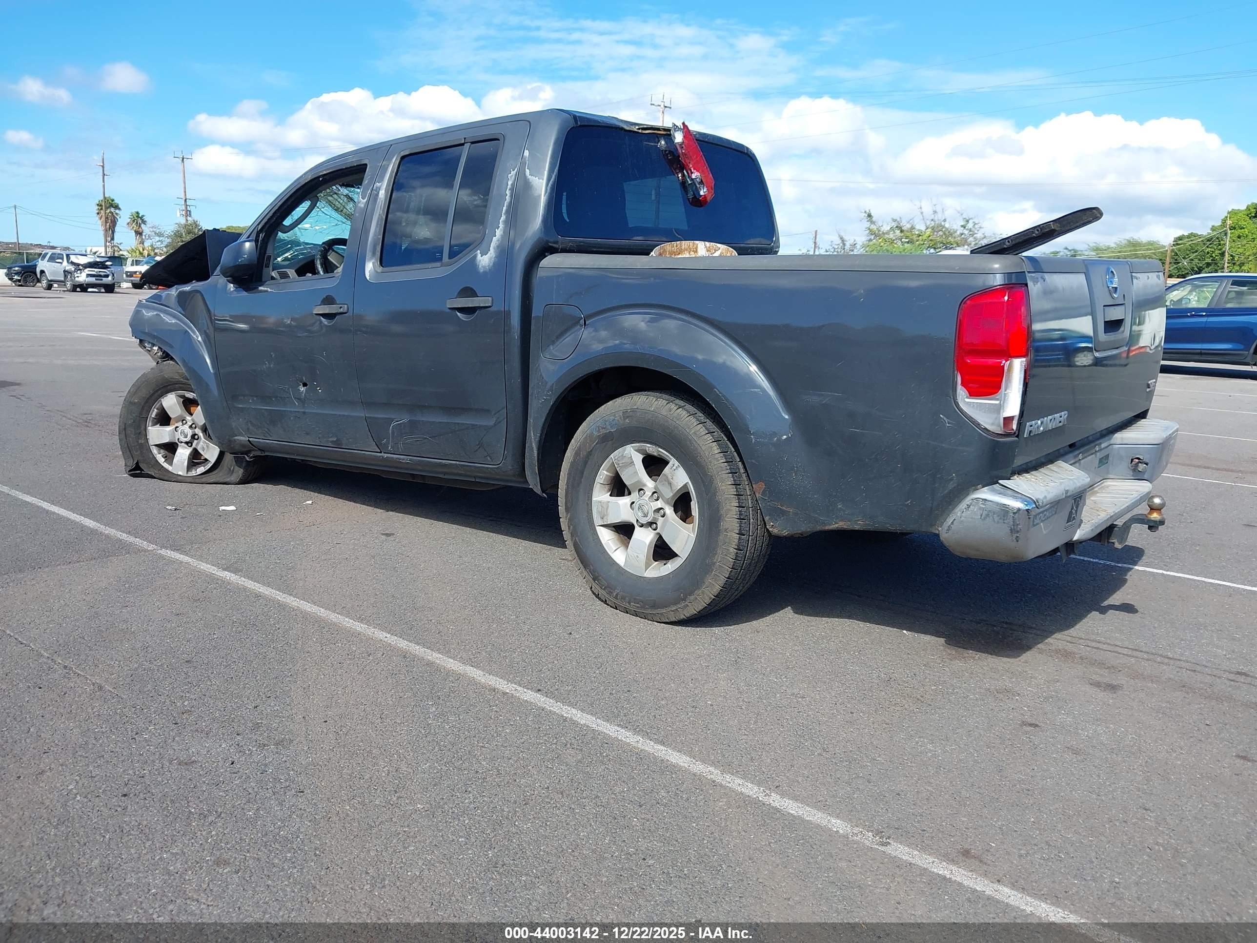 NISSAN FRONTIER image 3