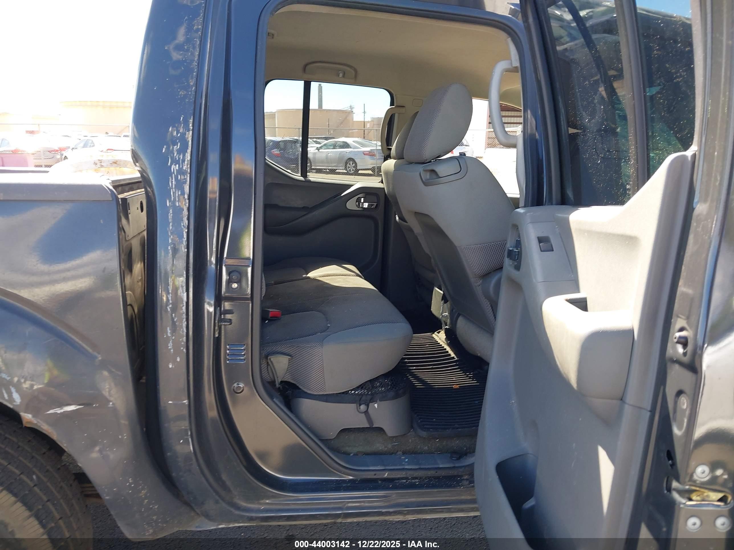 NISSAN FRONTIER image 8