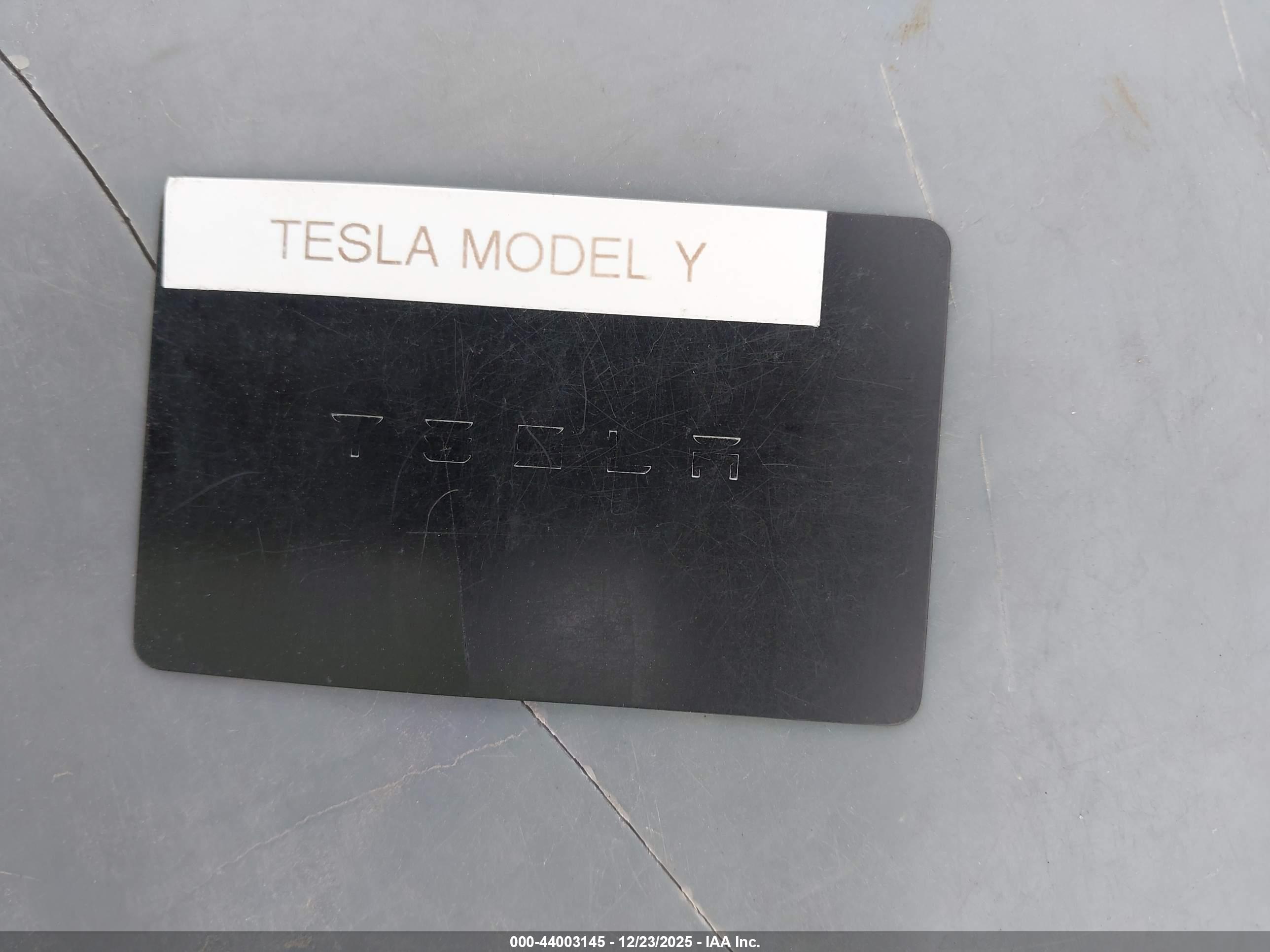 TESLA MODEL image 11