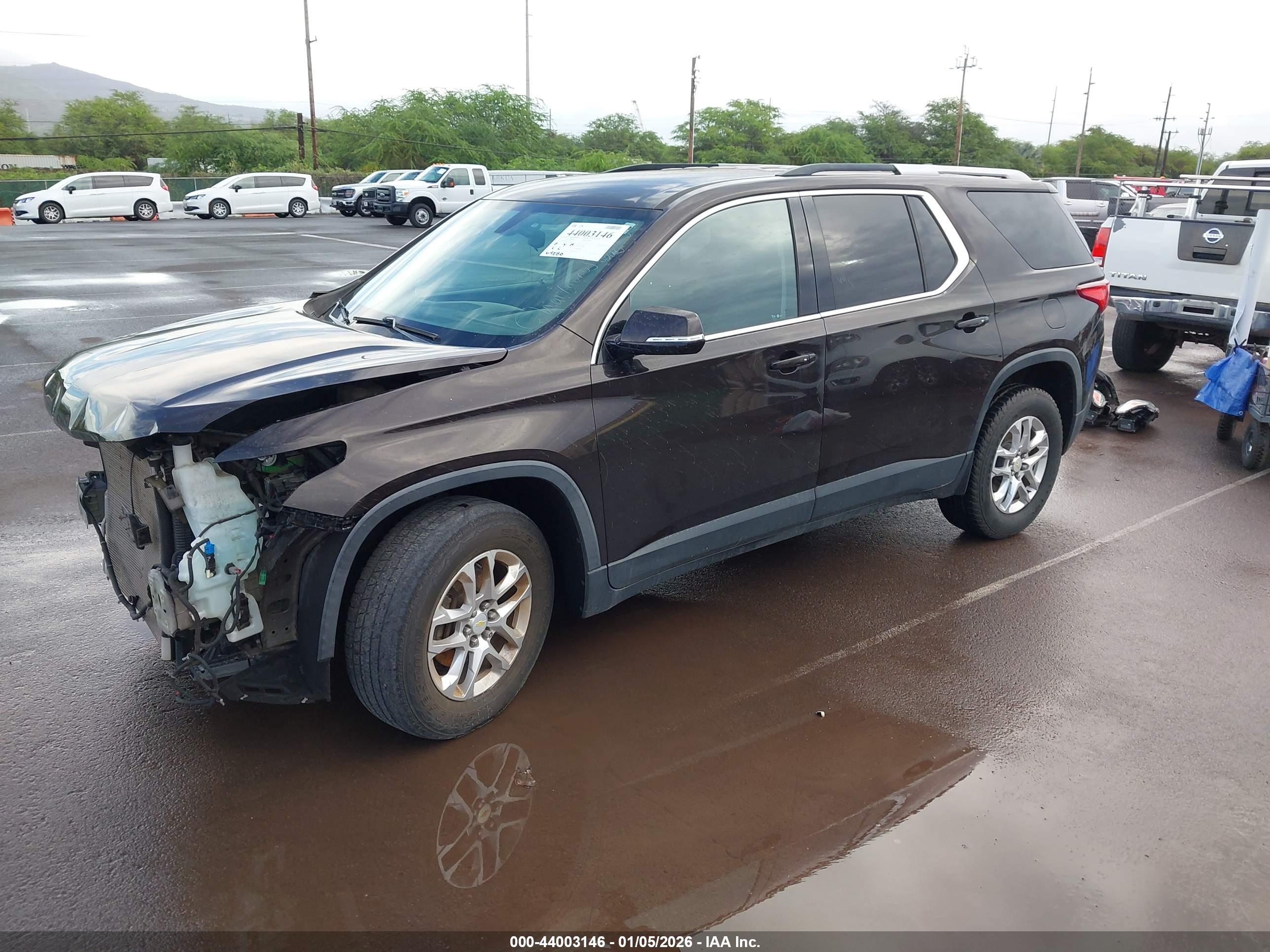 CHEVROLET TRAVERSE image 2