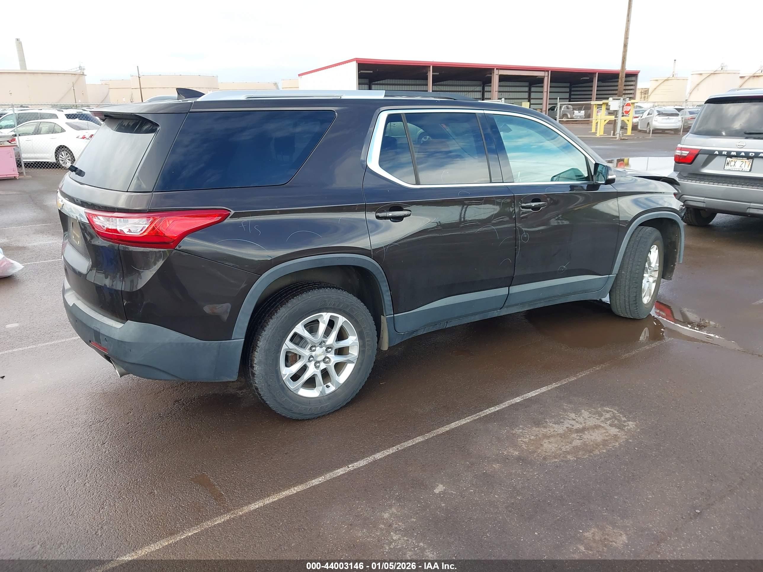 CHEVROLET TRAVERSE image 4