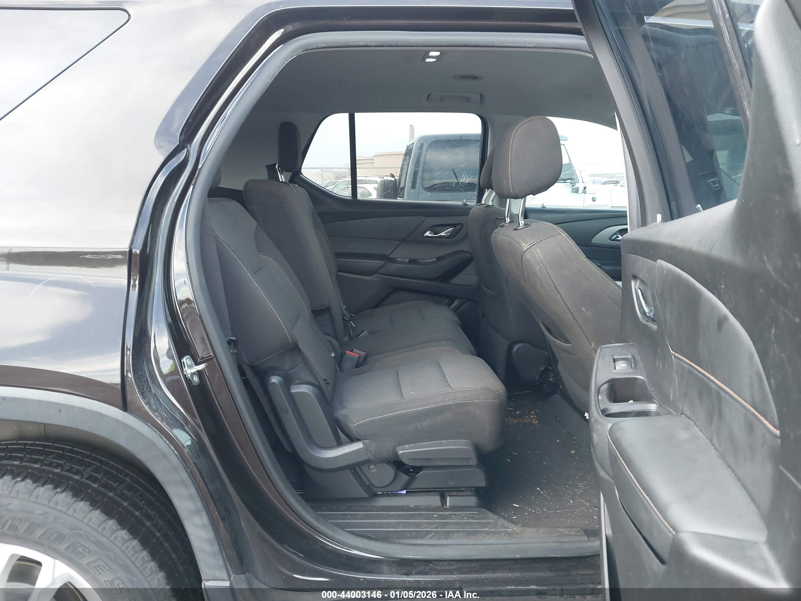CHEVROLET TRAVERSE image 8