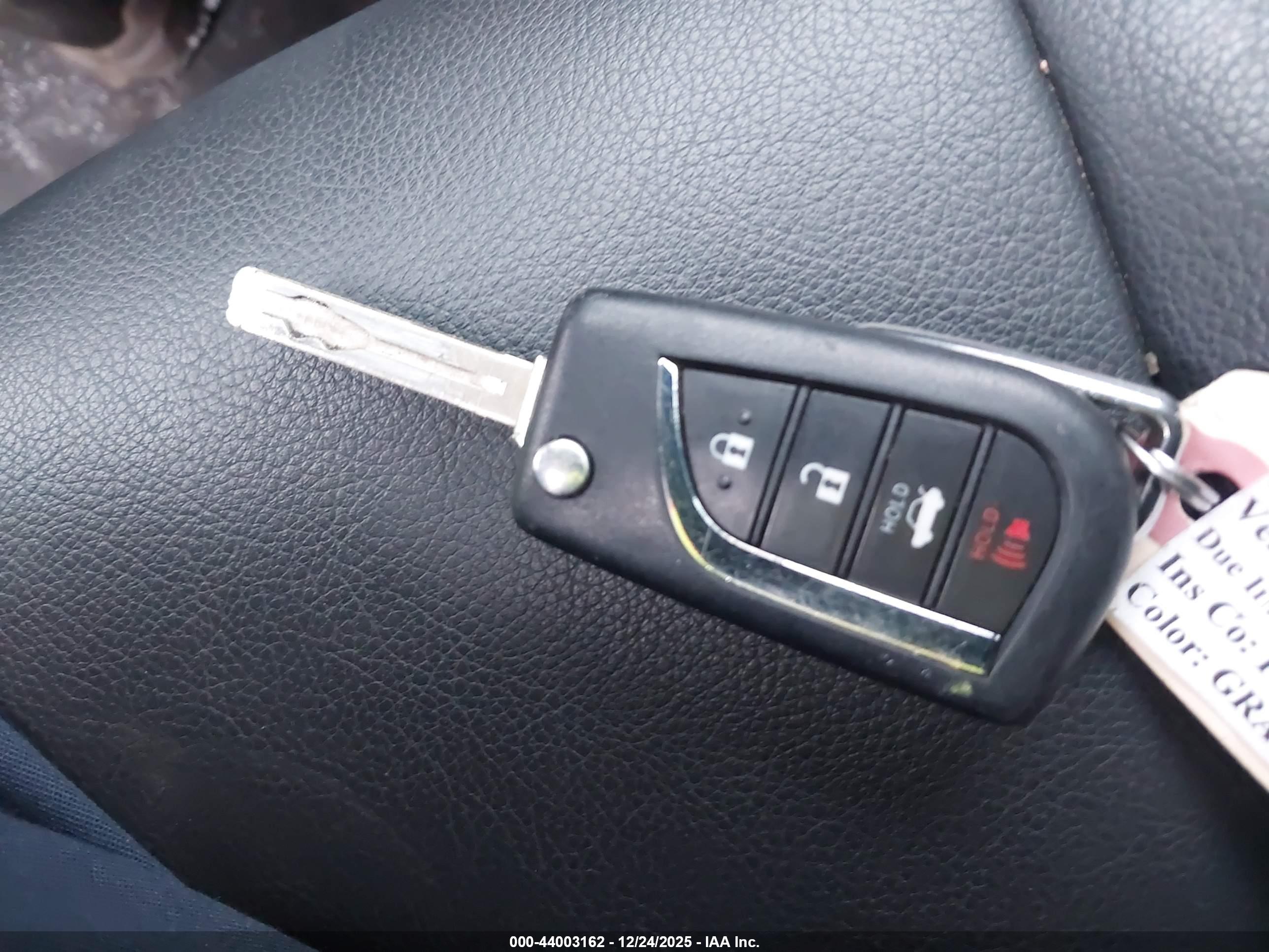 TOYOTA CAMRY image 11