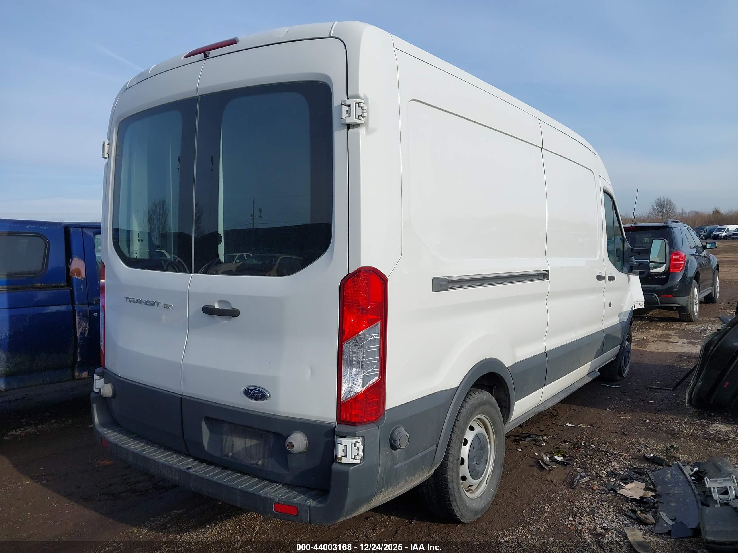 FORD TRANSIT-150 image 4