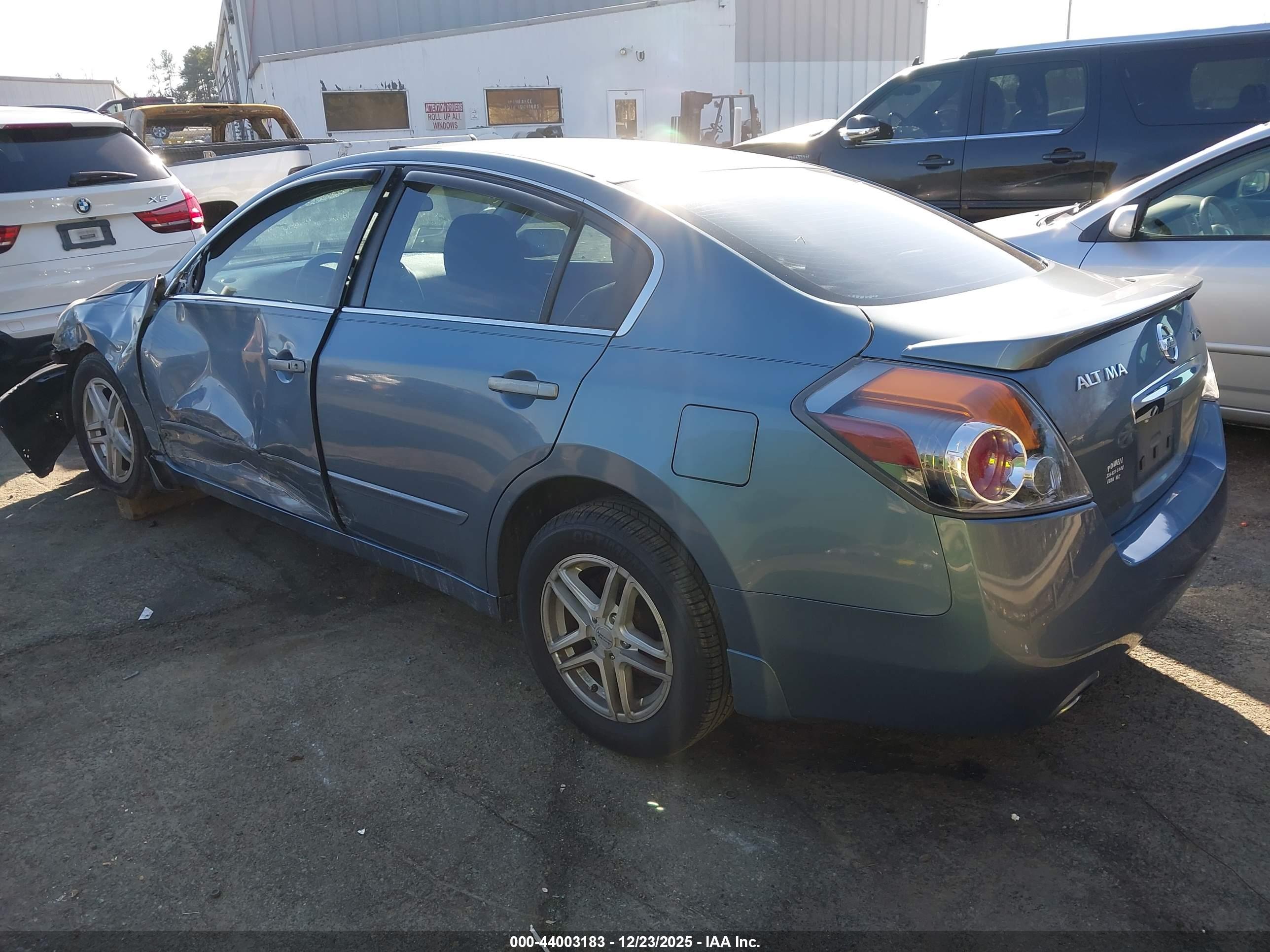 NISSAN ALTIMA image 3