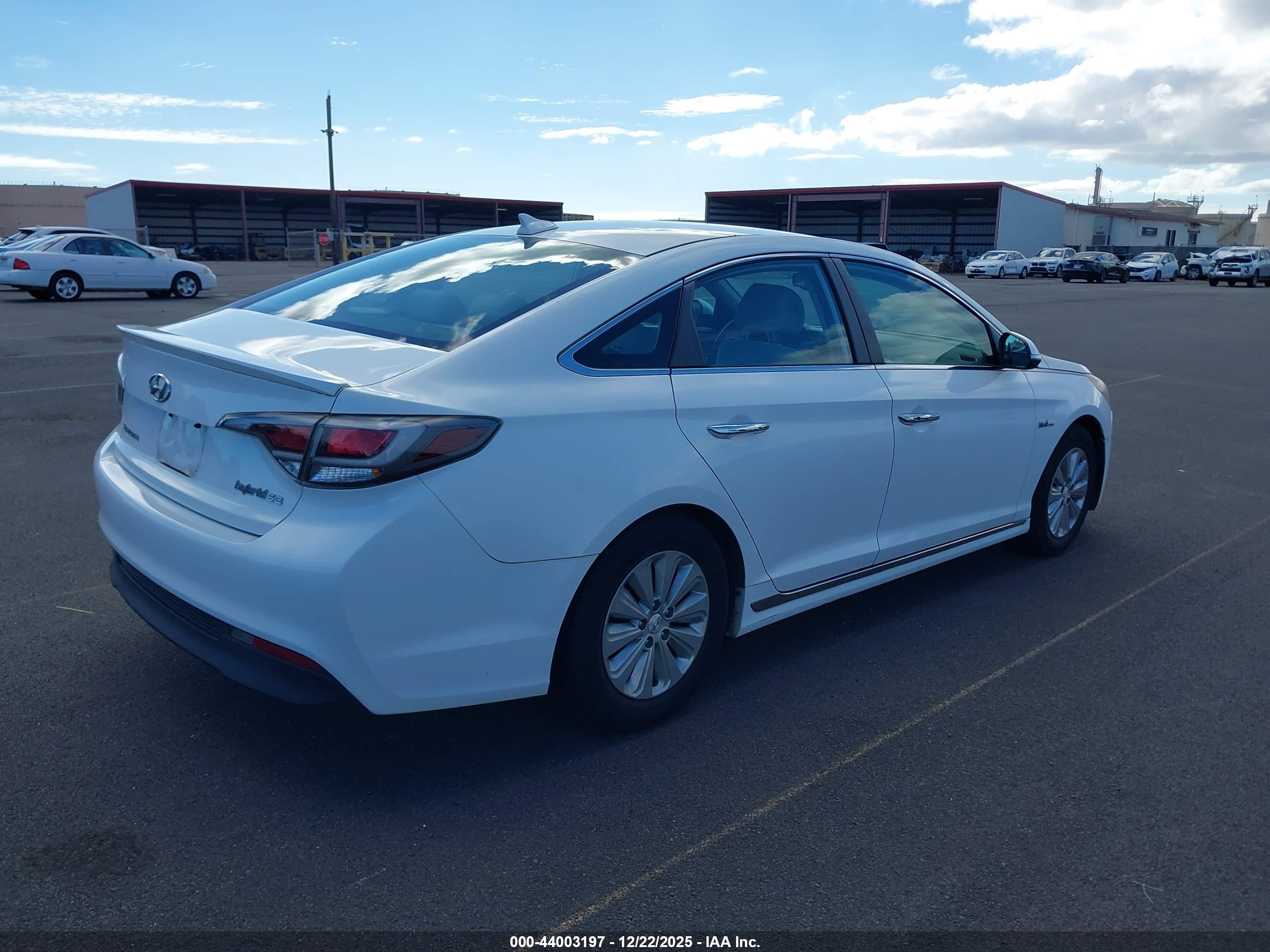 HYUNDAI SONATA image 4