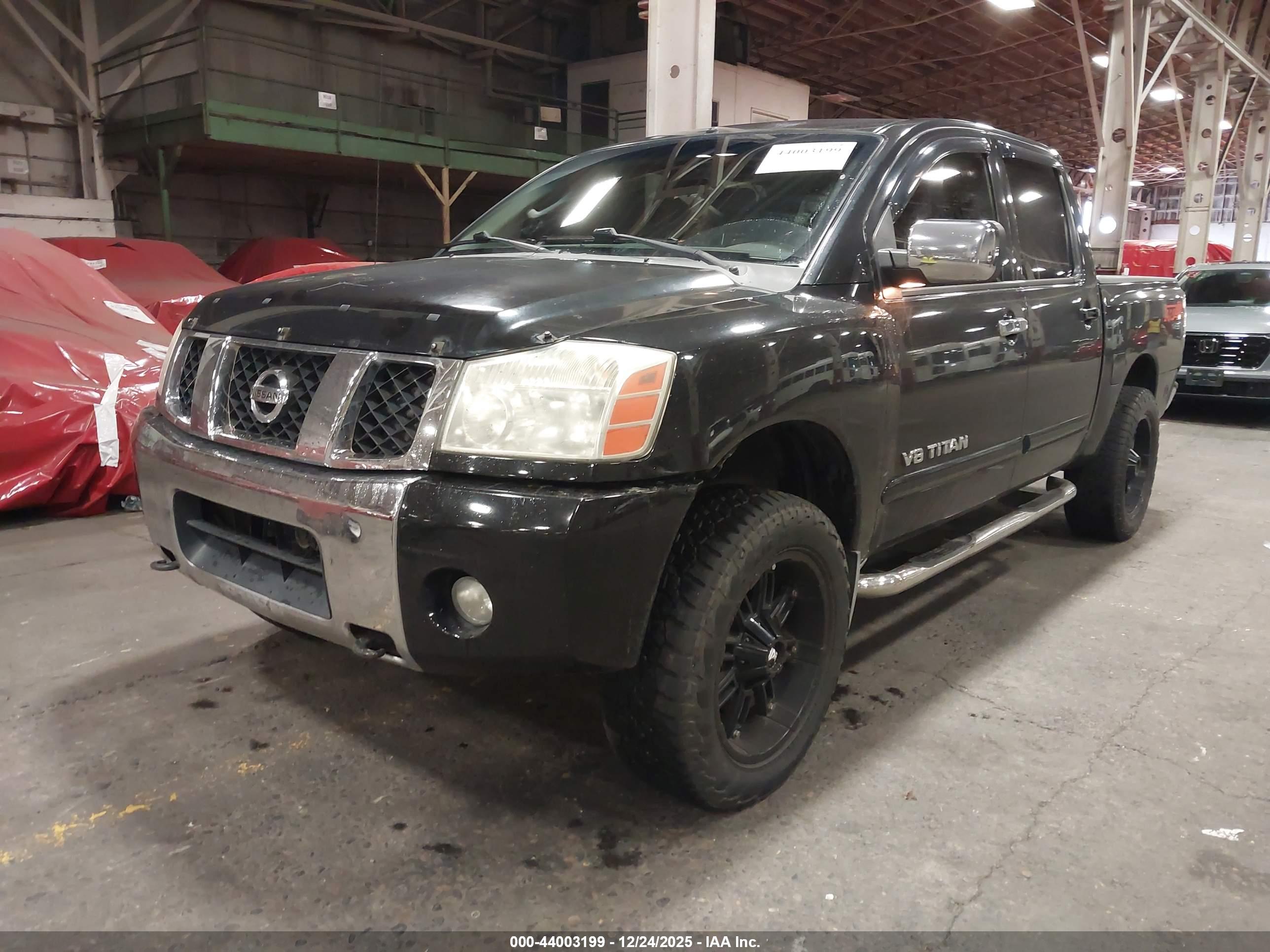 NISSAN TITAN image 2
