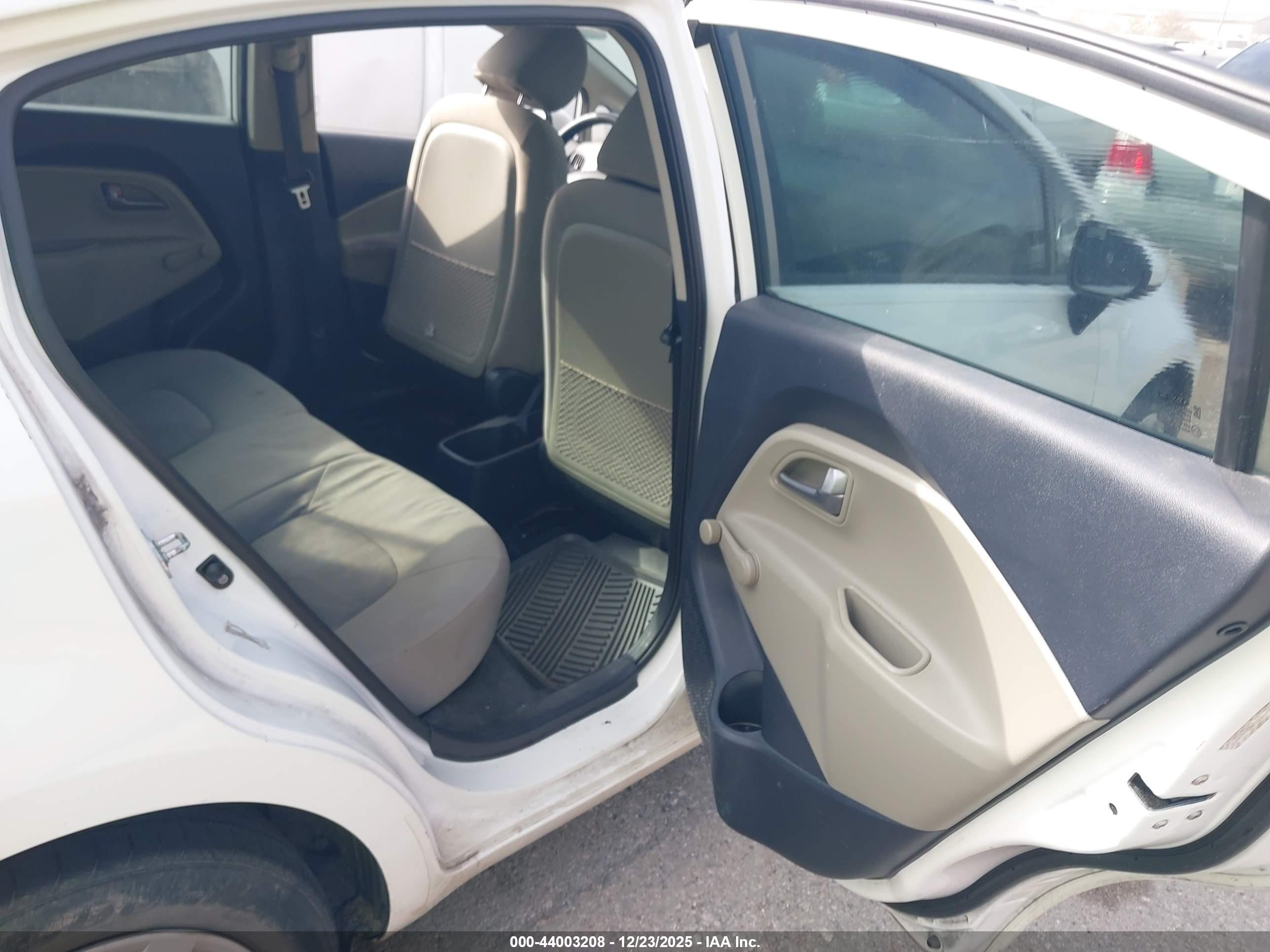 KIA RIO image 8