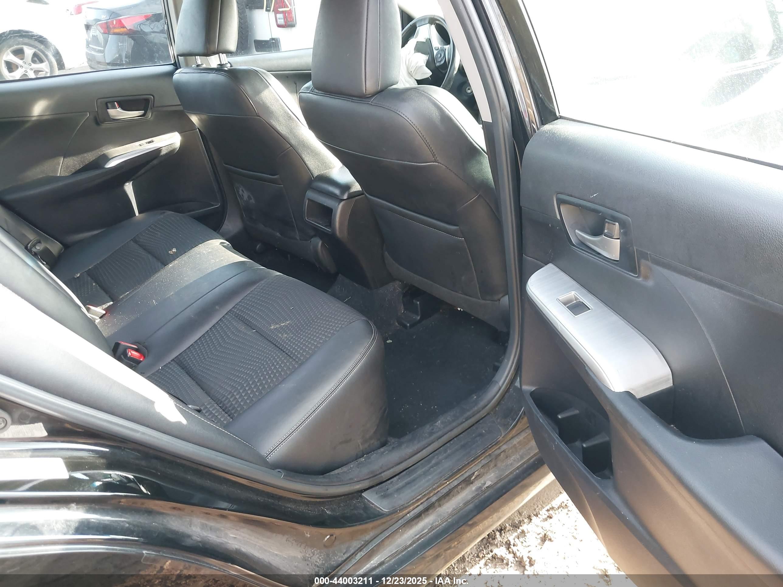 TOYOTA CAMRY image 8