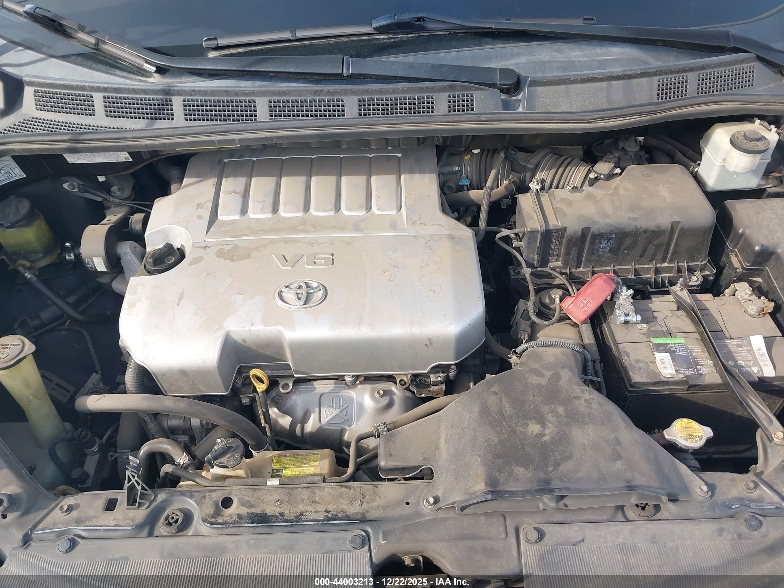 TOYOTA SIENNA image 10
