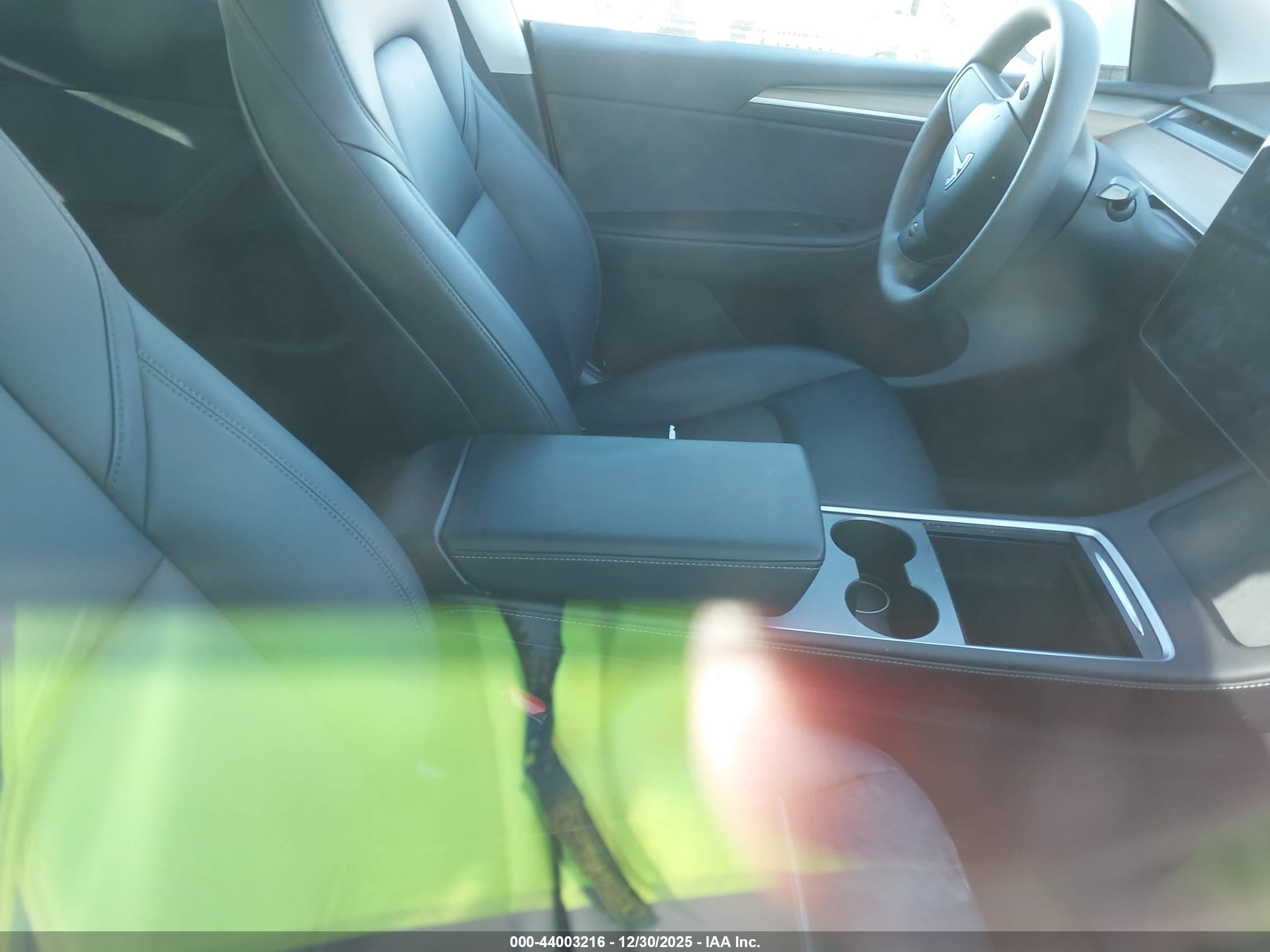 TESLA MODEL image 5