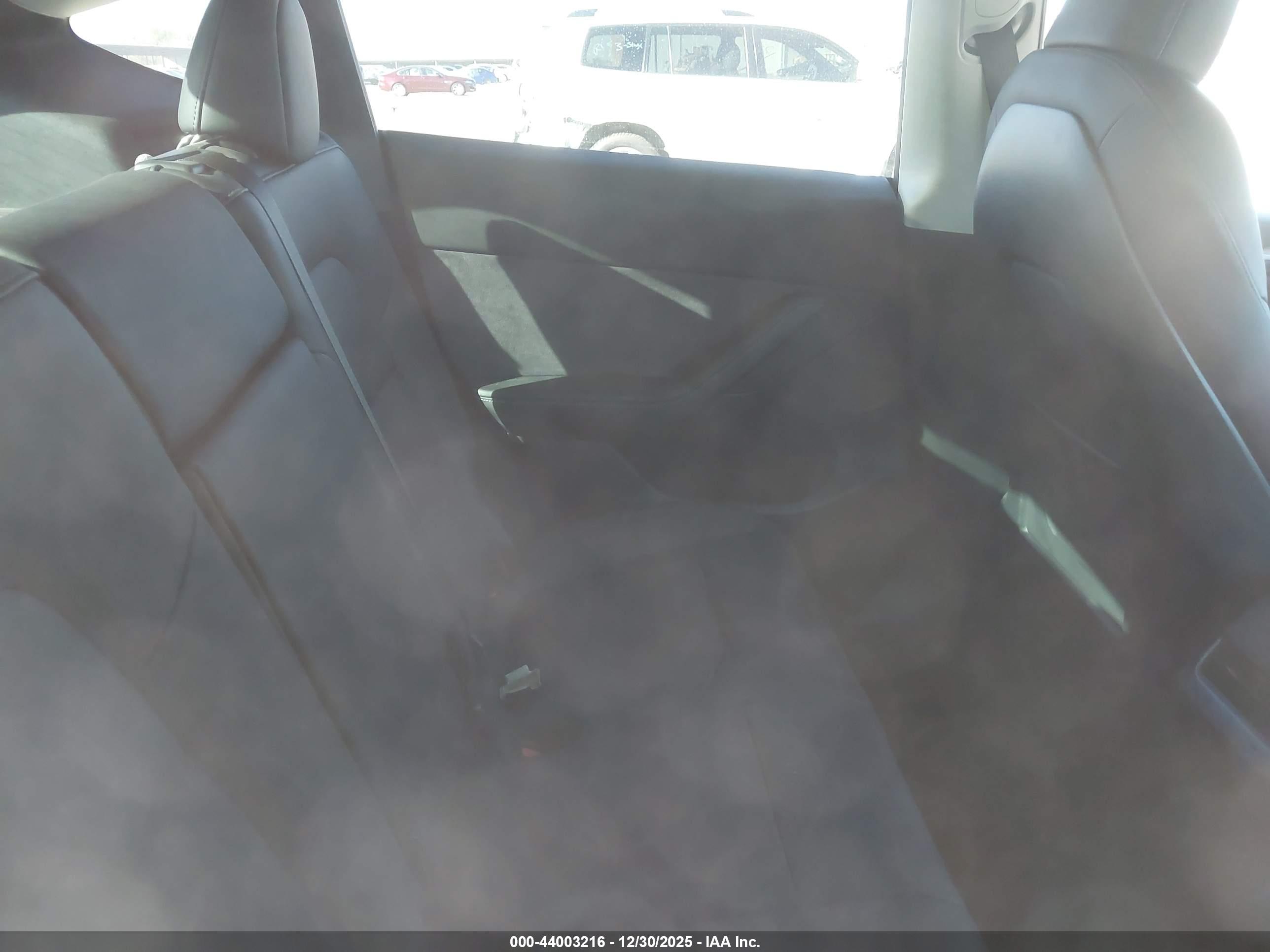 TESLA MODEL image 8