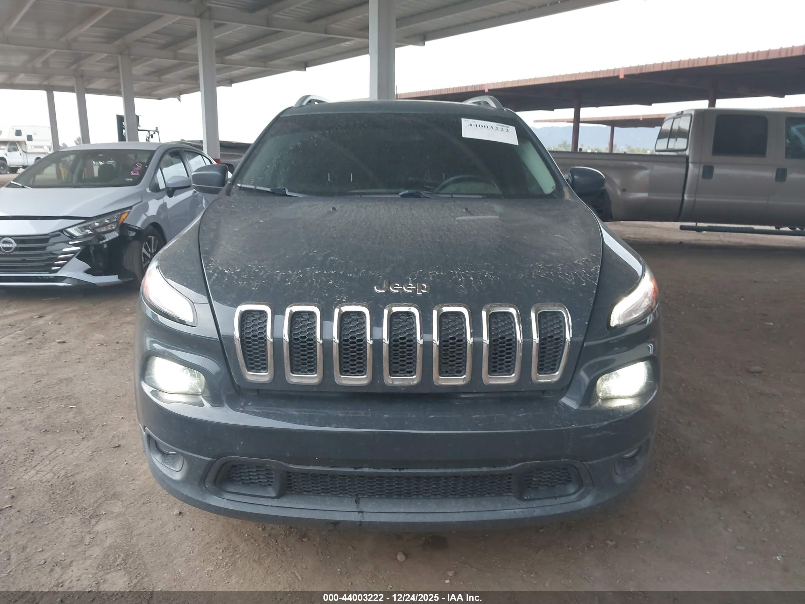 JEEP CHEROKEE image 6