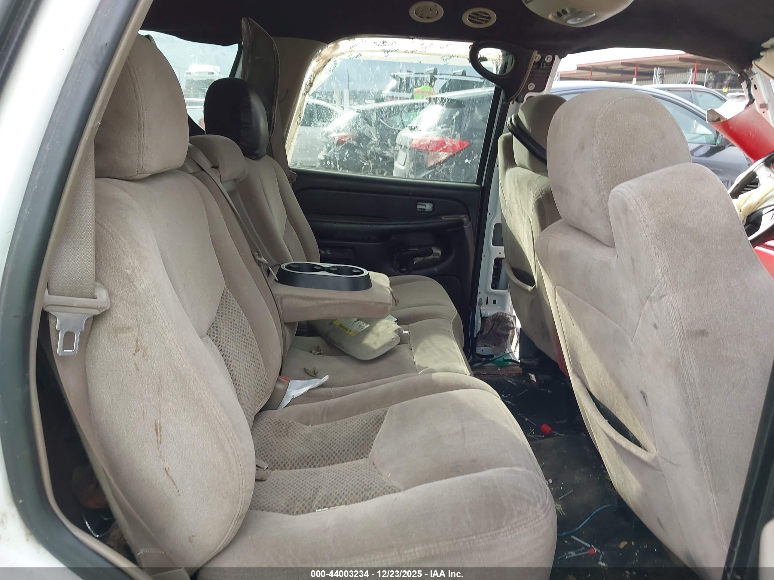 CHEVROLET TAHOE image 8