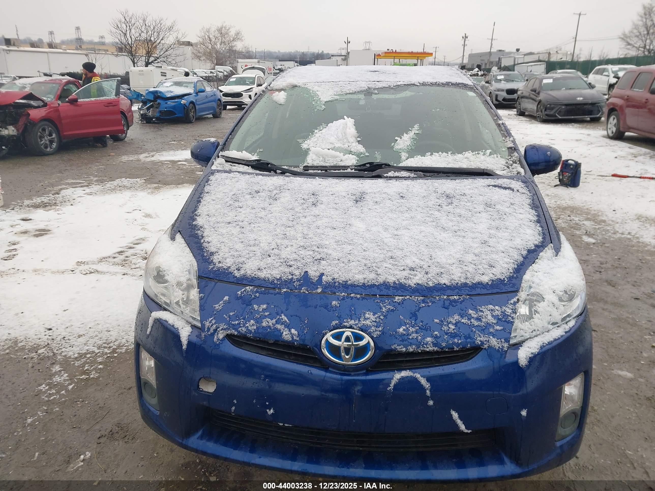 TOYOTA PRIUS image 6