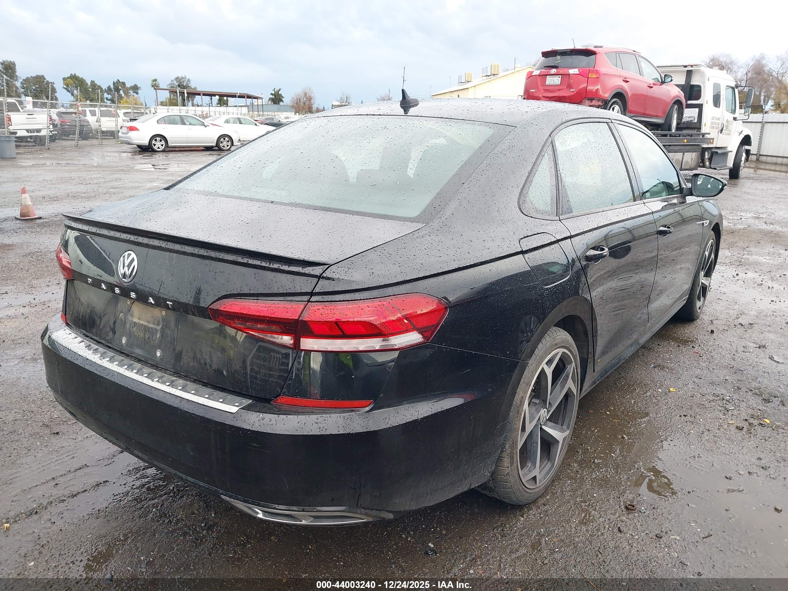 VOLKSWAGEN PASSAT image 4