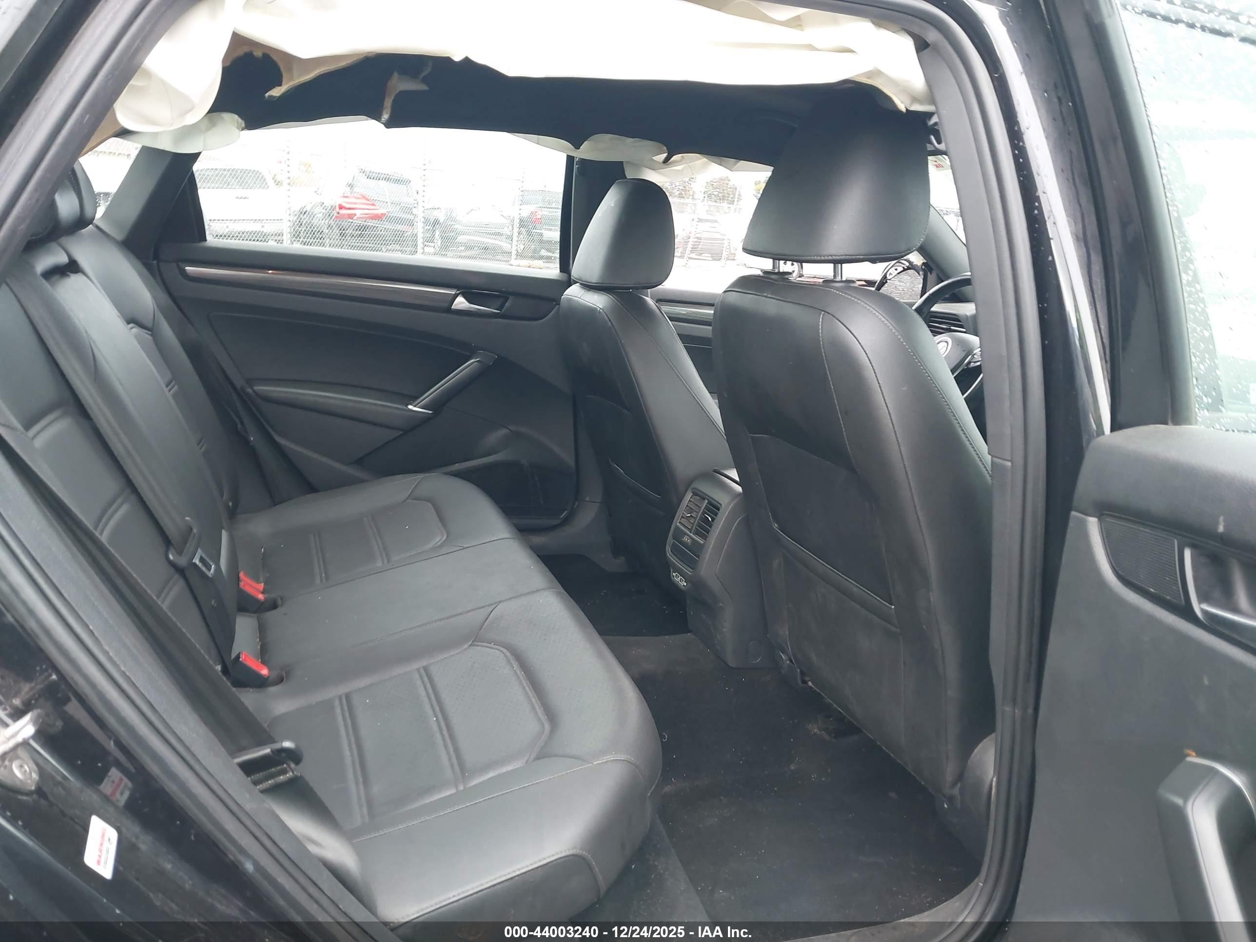 VOLKSWAGEN PASSAT image 8