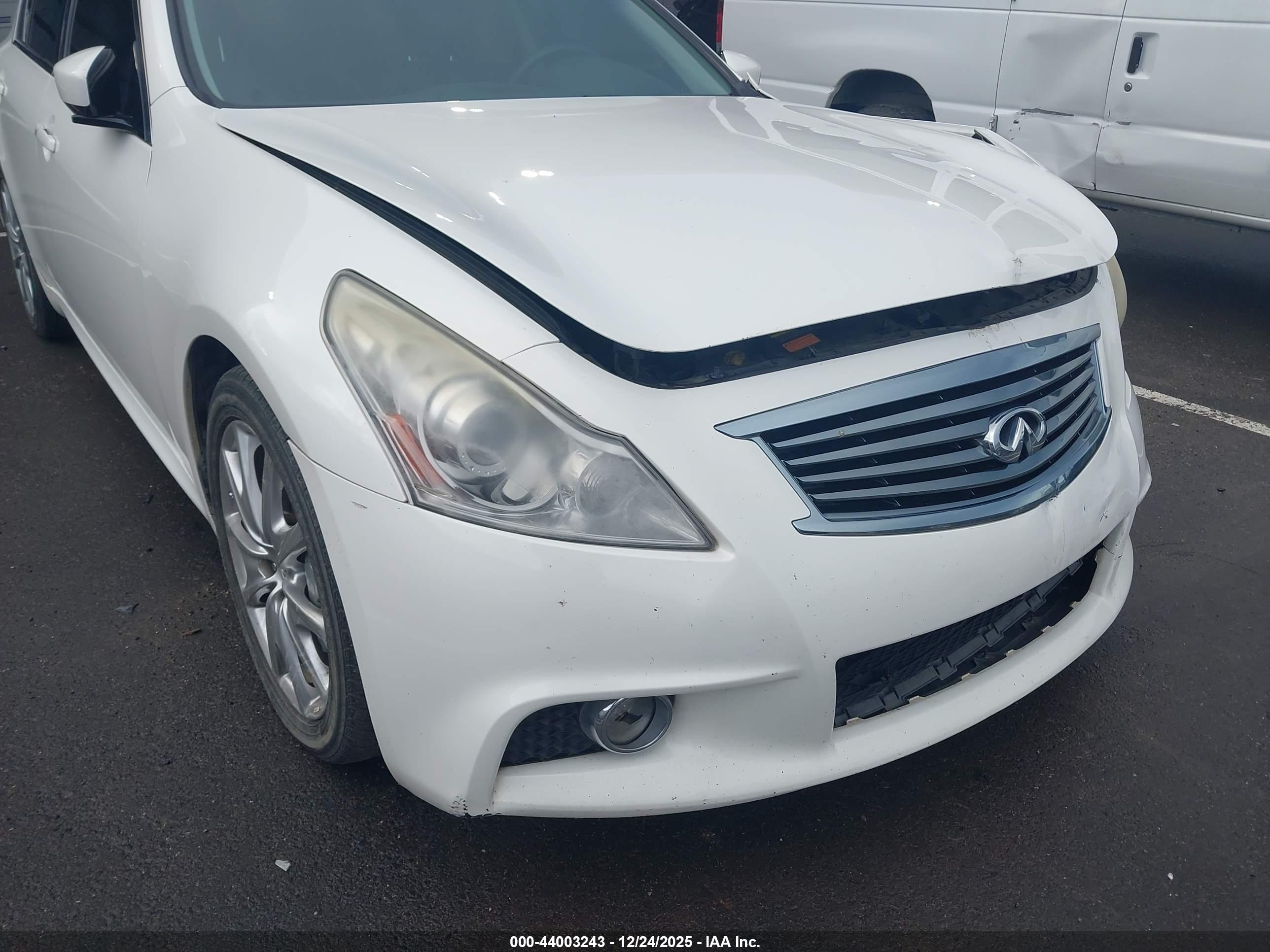 INFINITI G37 image 6