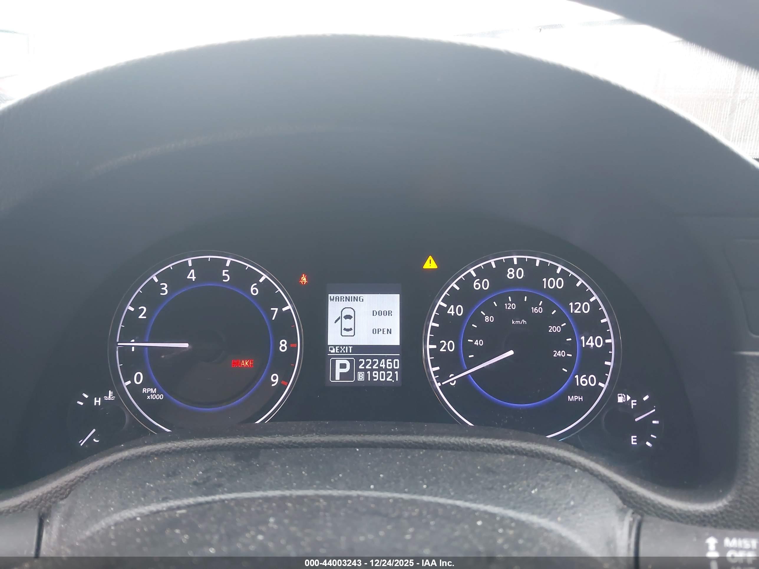 INFINITI G37 image 7