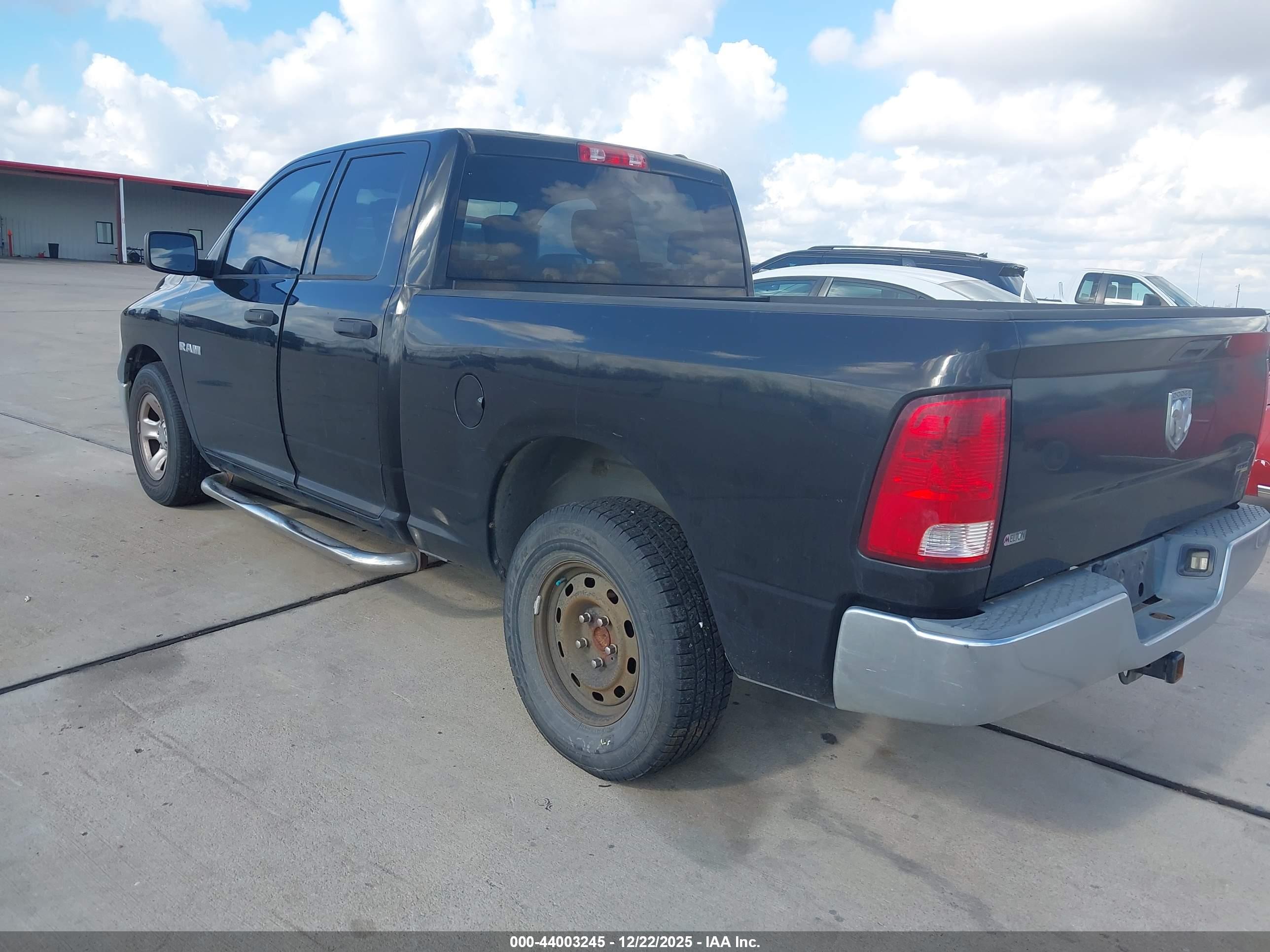 DODGE RAM image 3