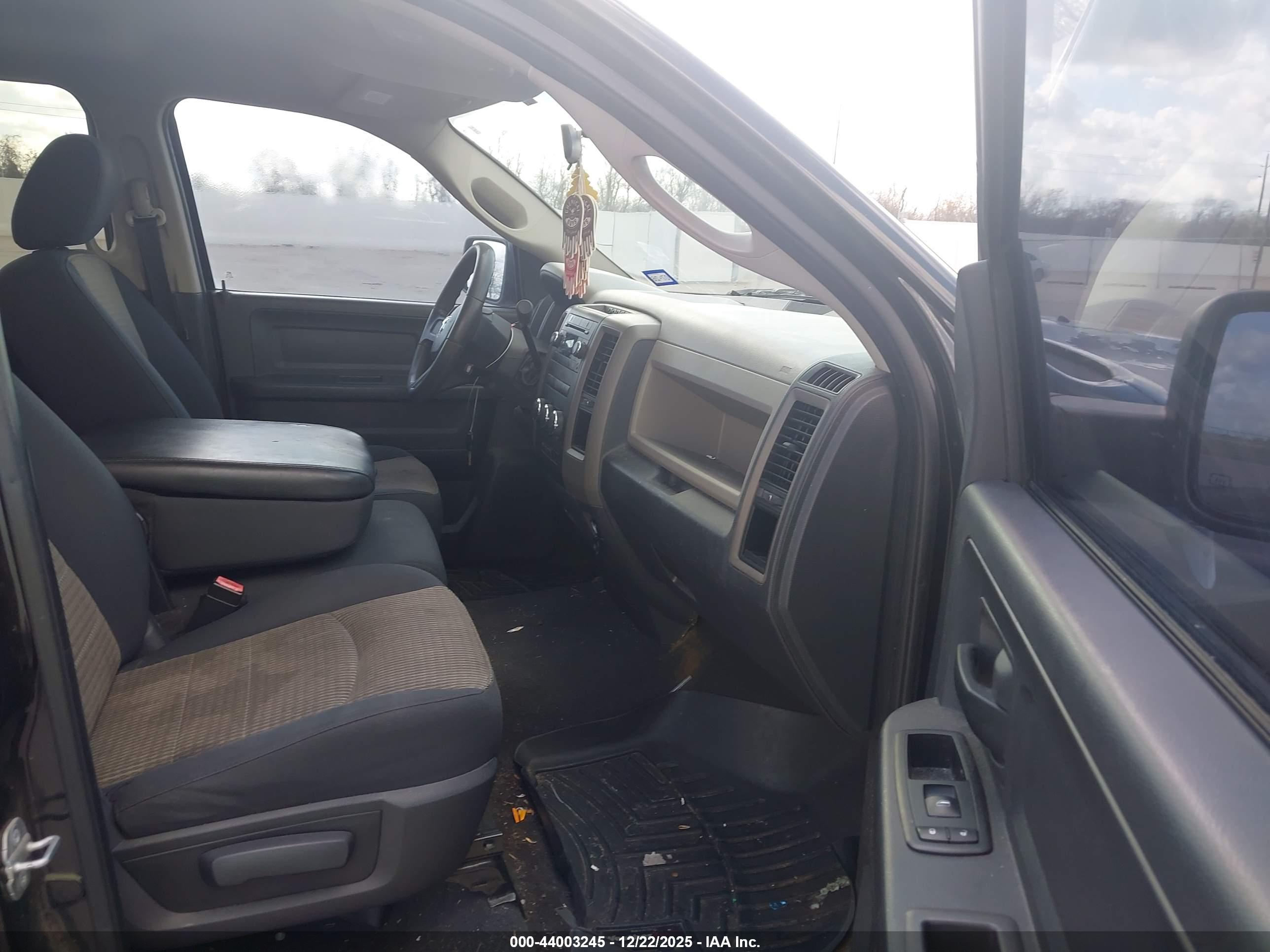 DODGE RAM image 5