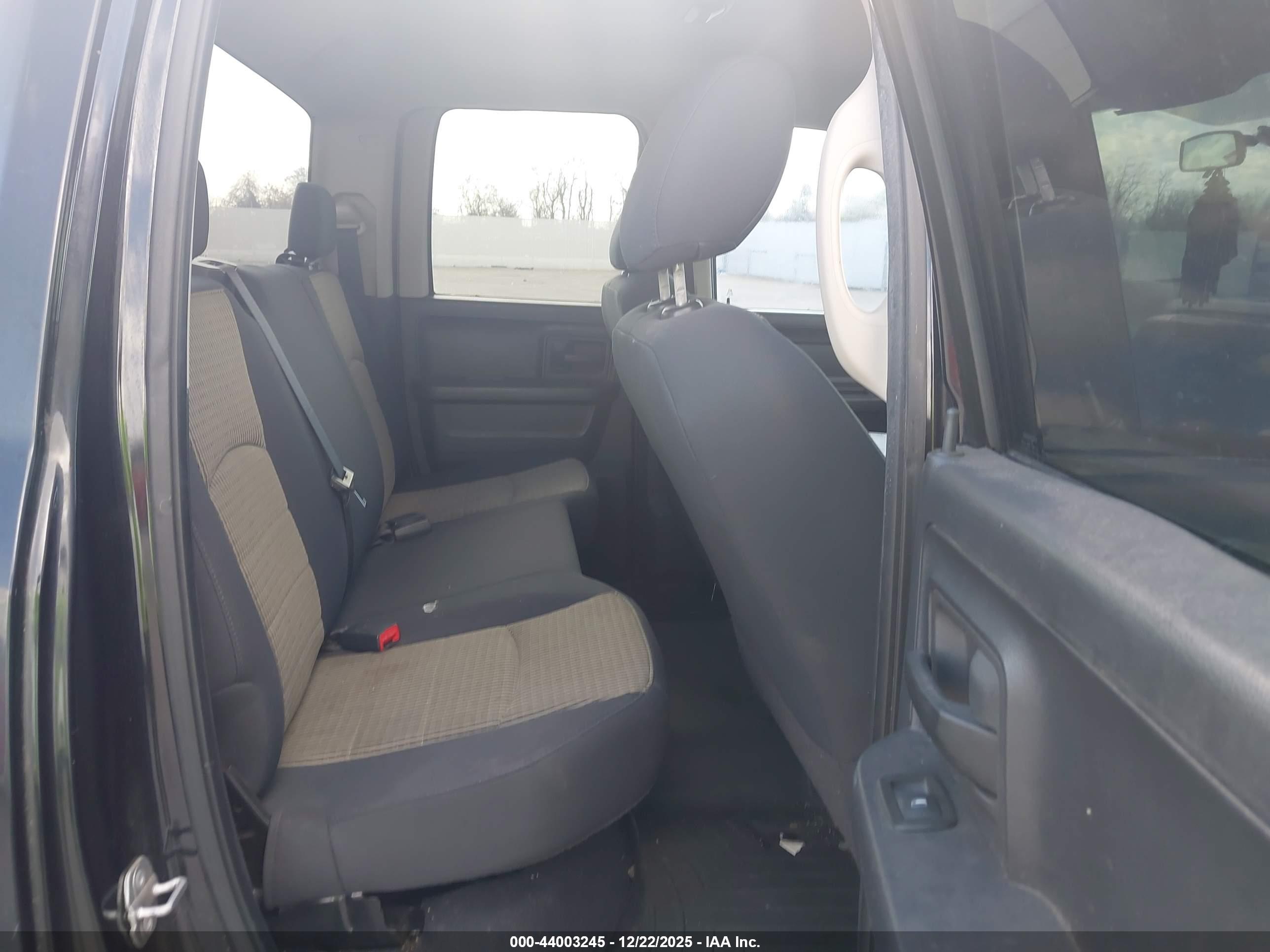 DODGE RAM image 8
