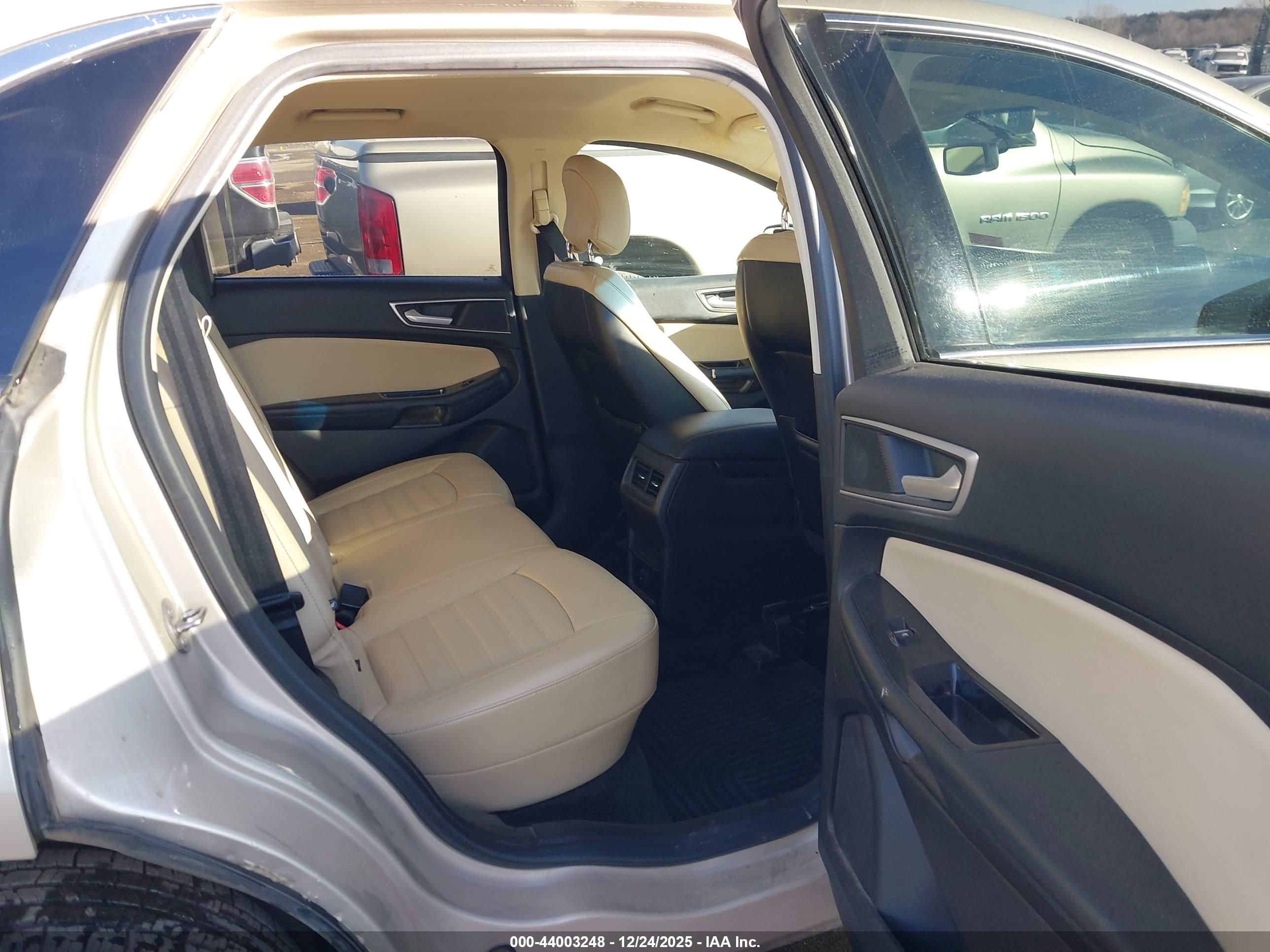 FORD EDGE image 8