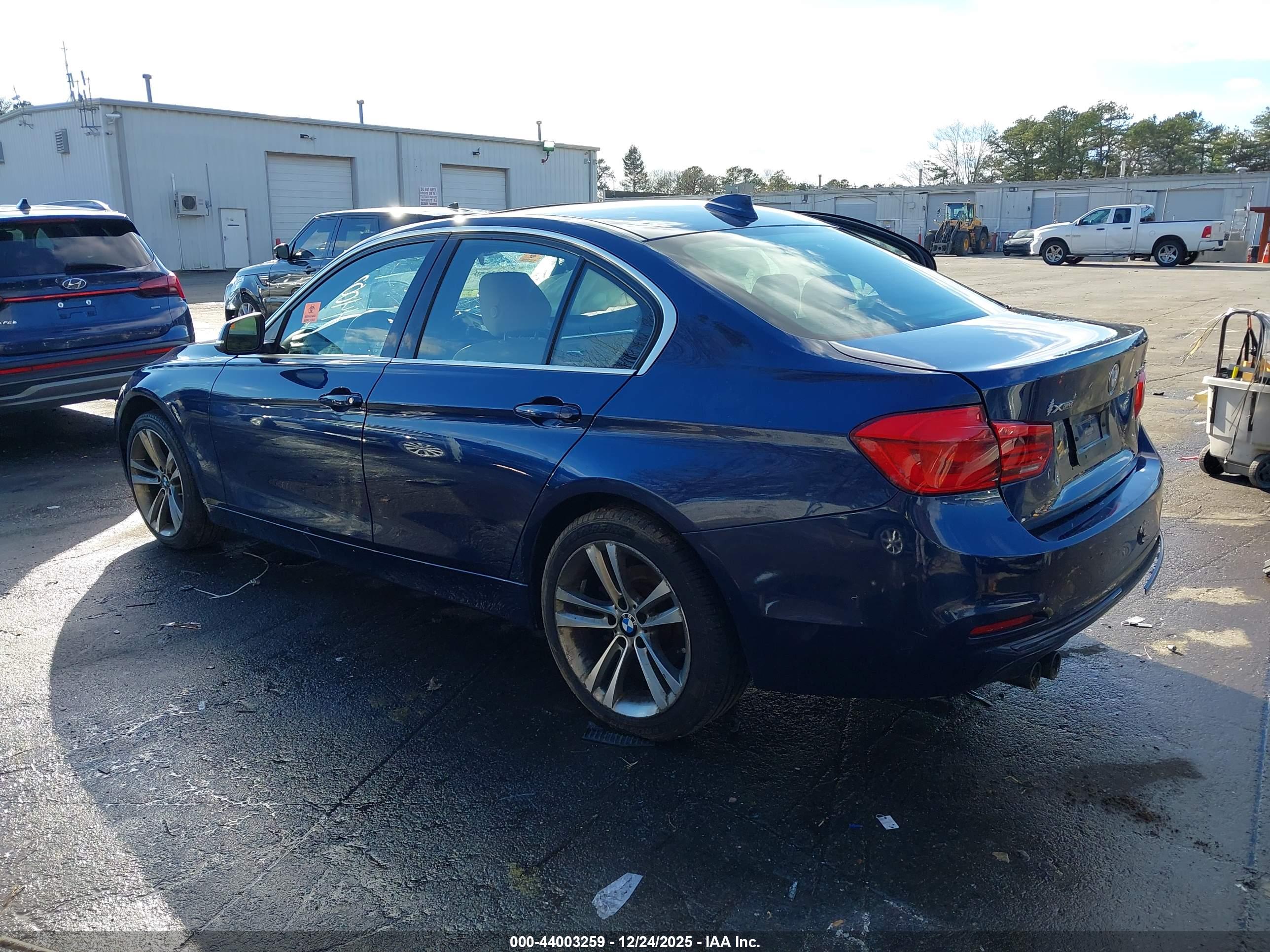 BMW 330I image 3
