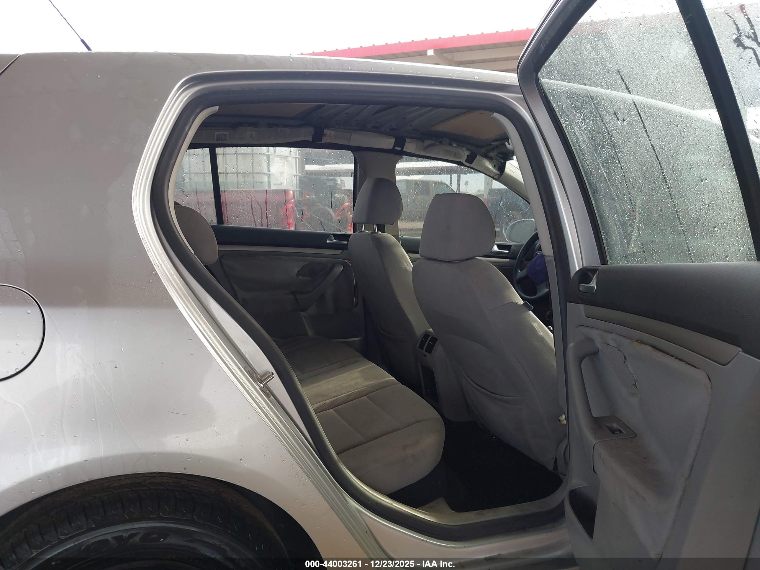 VOLKSWAGEN RABBIT image 8