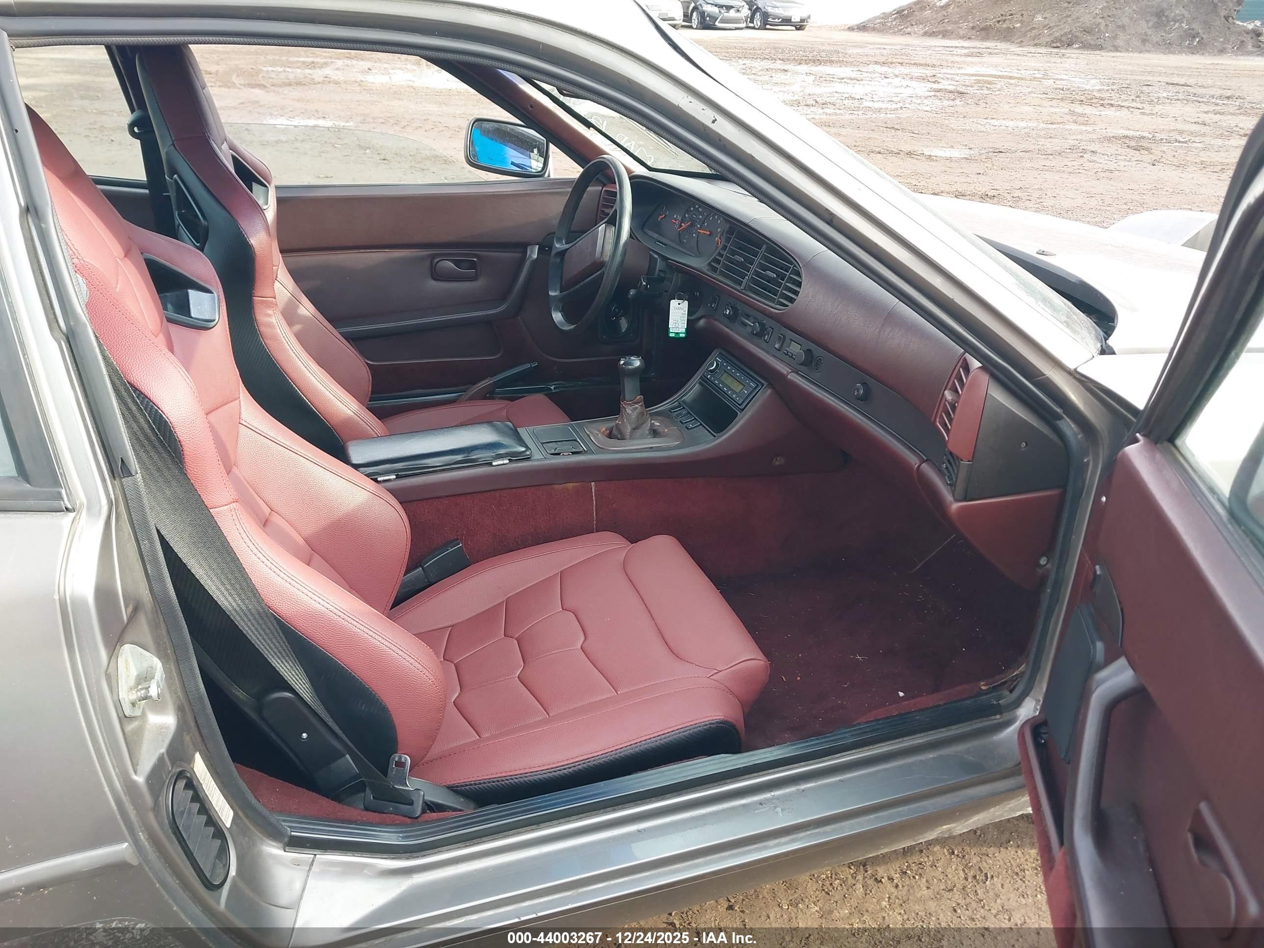 PORSCHE 944 image 5