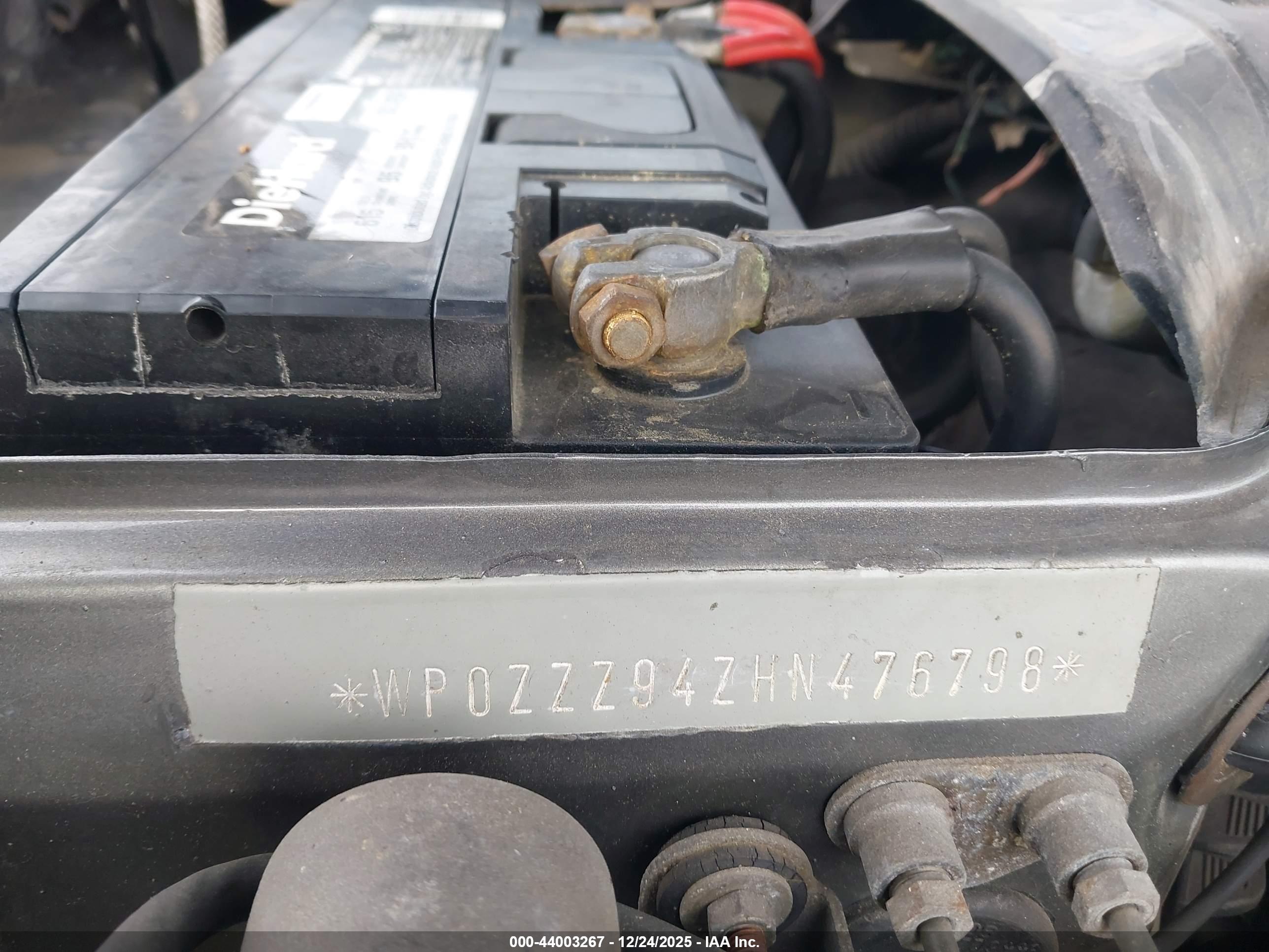 PORSCHE 944 image 9