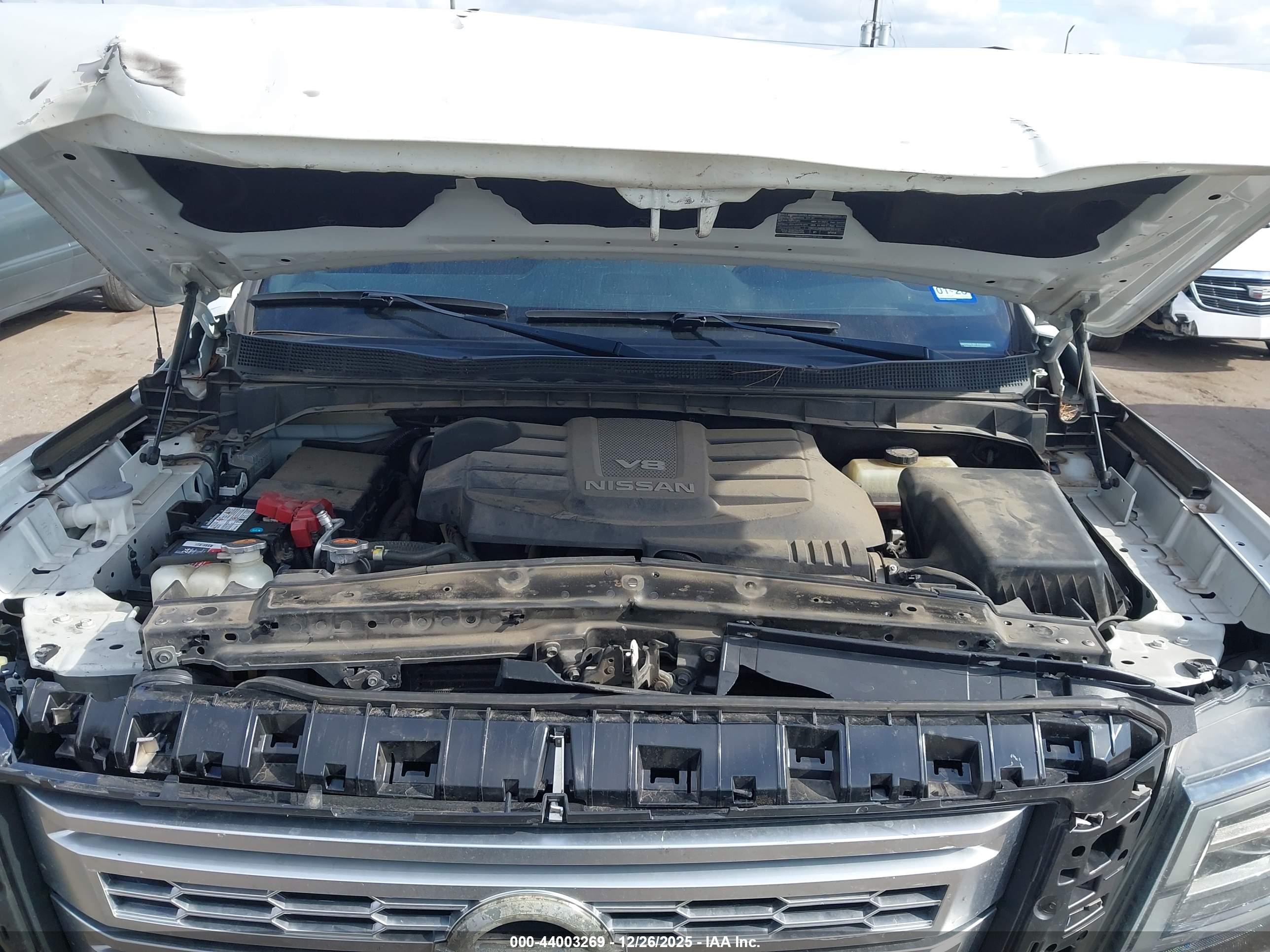 NISSAN TITAN image 10
