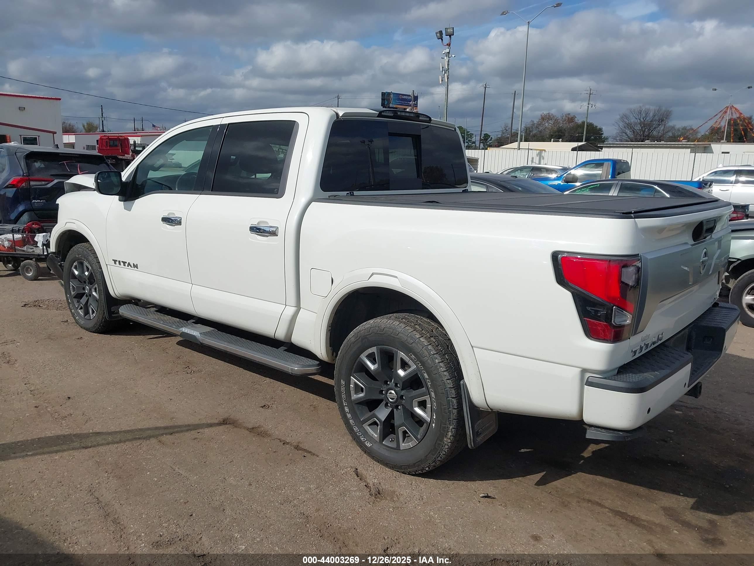 NISSAN TITAN image 3