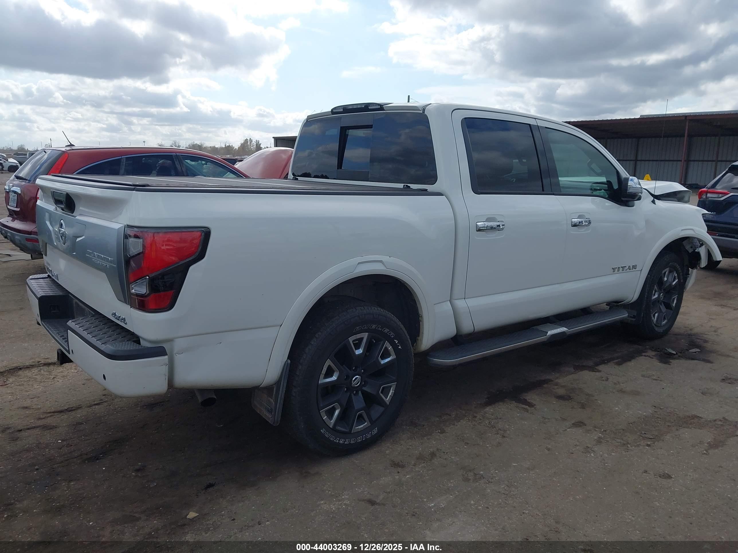 NISSAN TITAN image 4