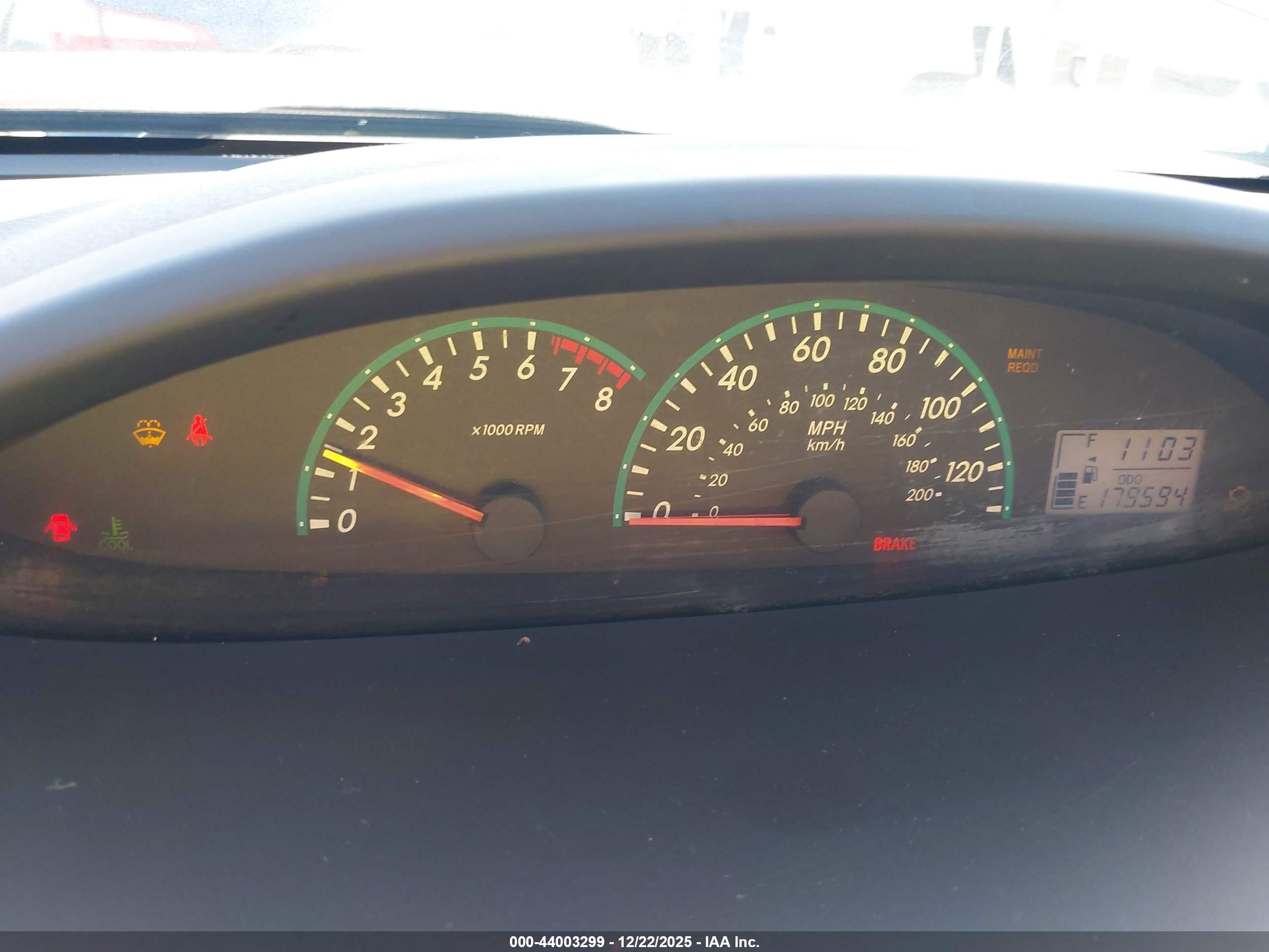 TOYOTA YARIS image 7