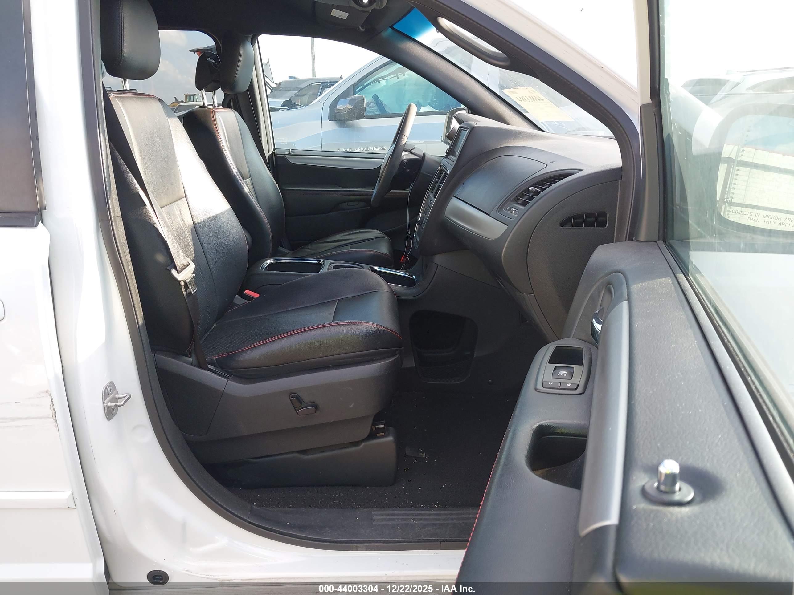 DODGE GRAND image 5