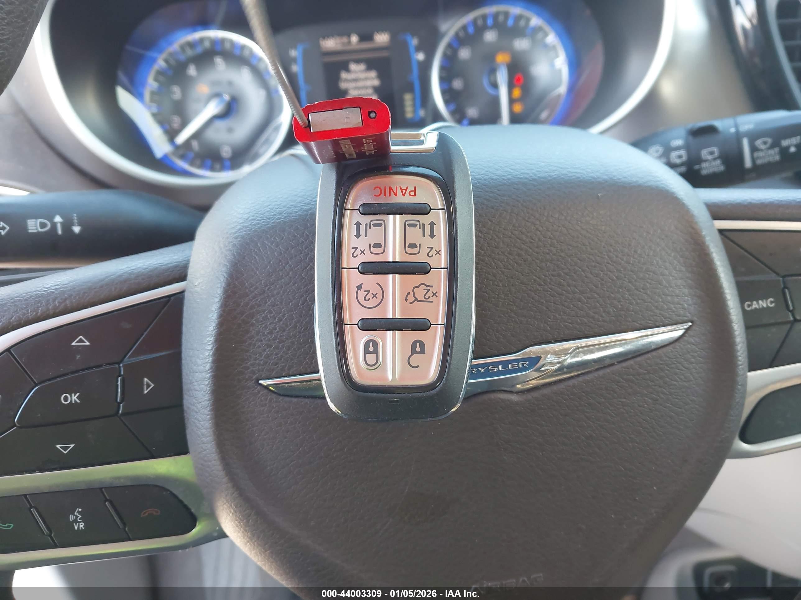 CHRYSLER PACIFICA image 11