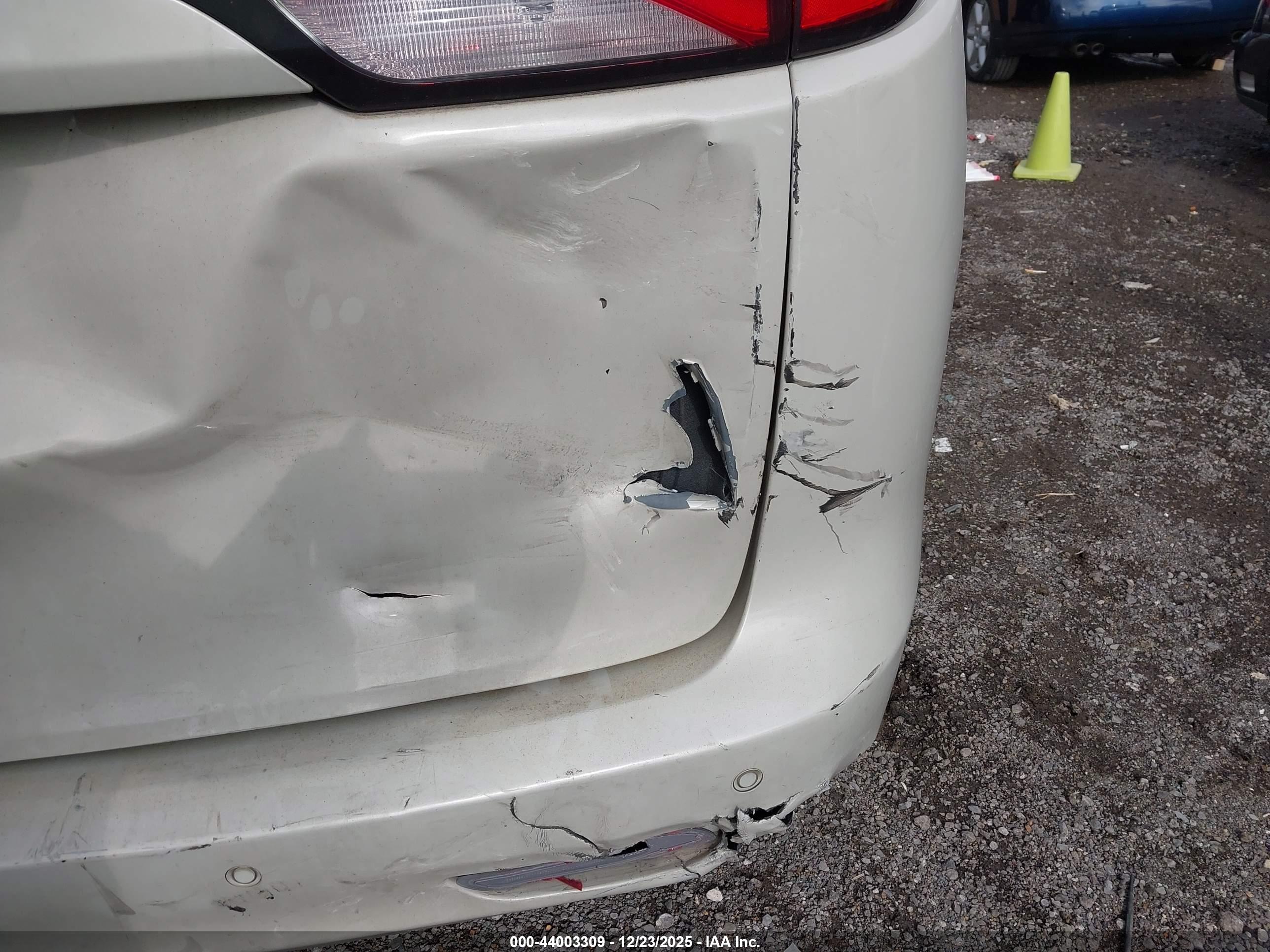 CHRYSLER PACIFICA image 6
