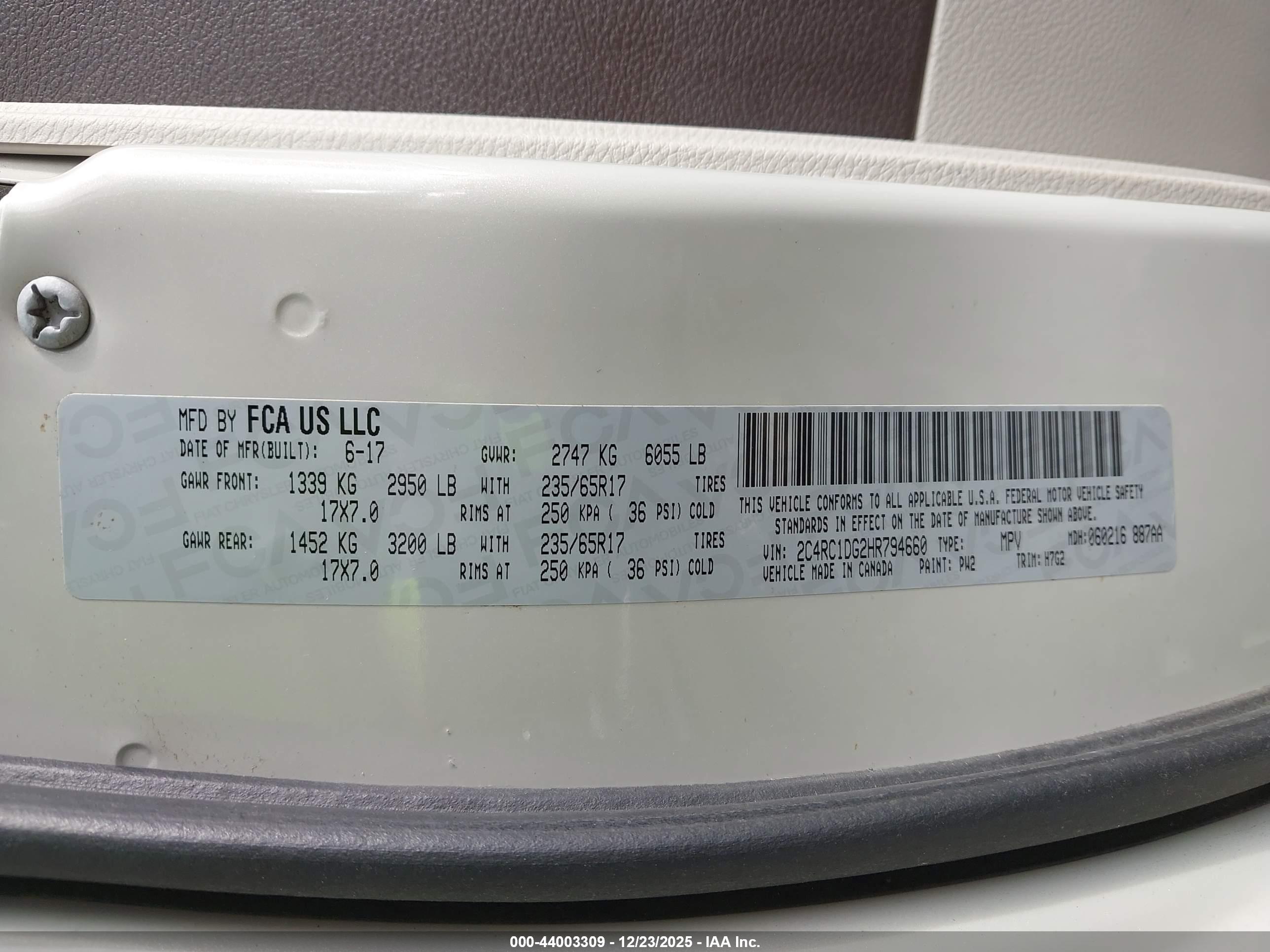 CHRYSLER PACIFICA image 9