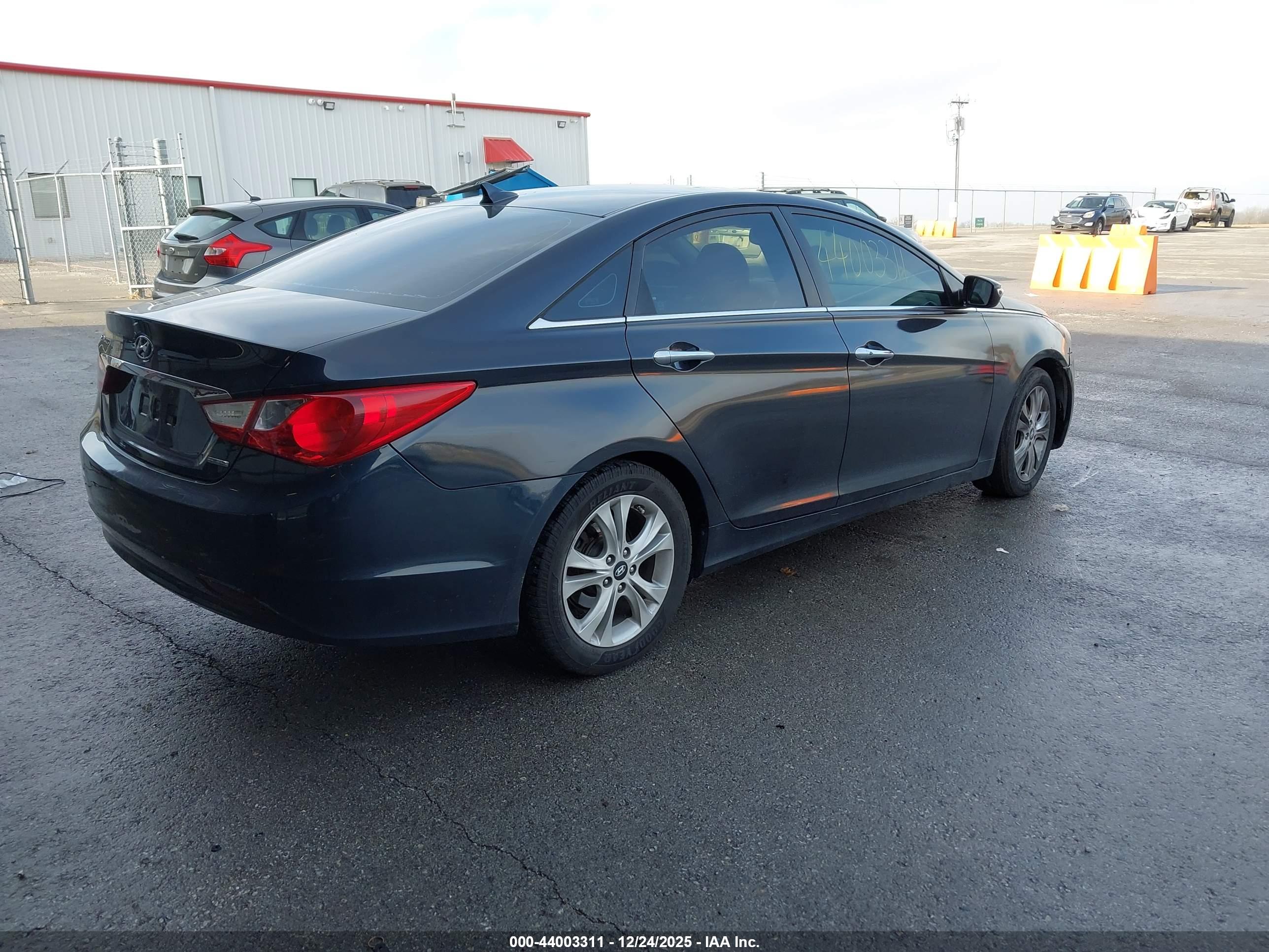 HYUNDAI SONATA image 4