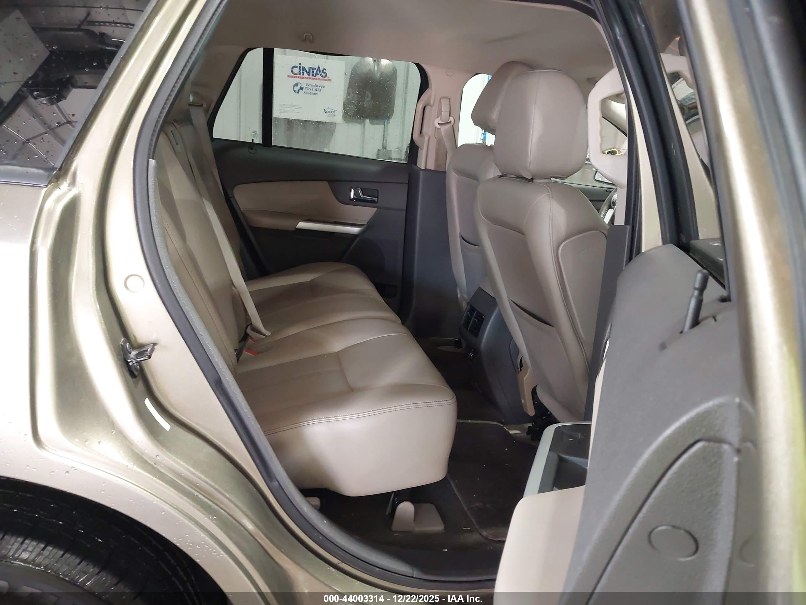 FORD EDGE image 8