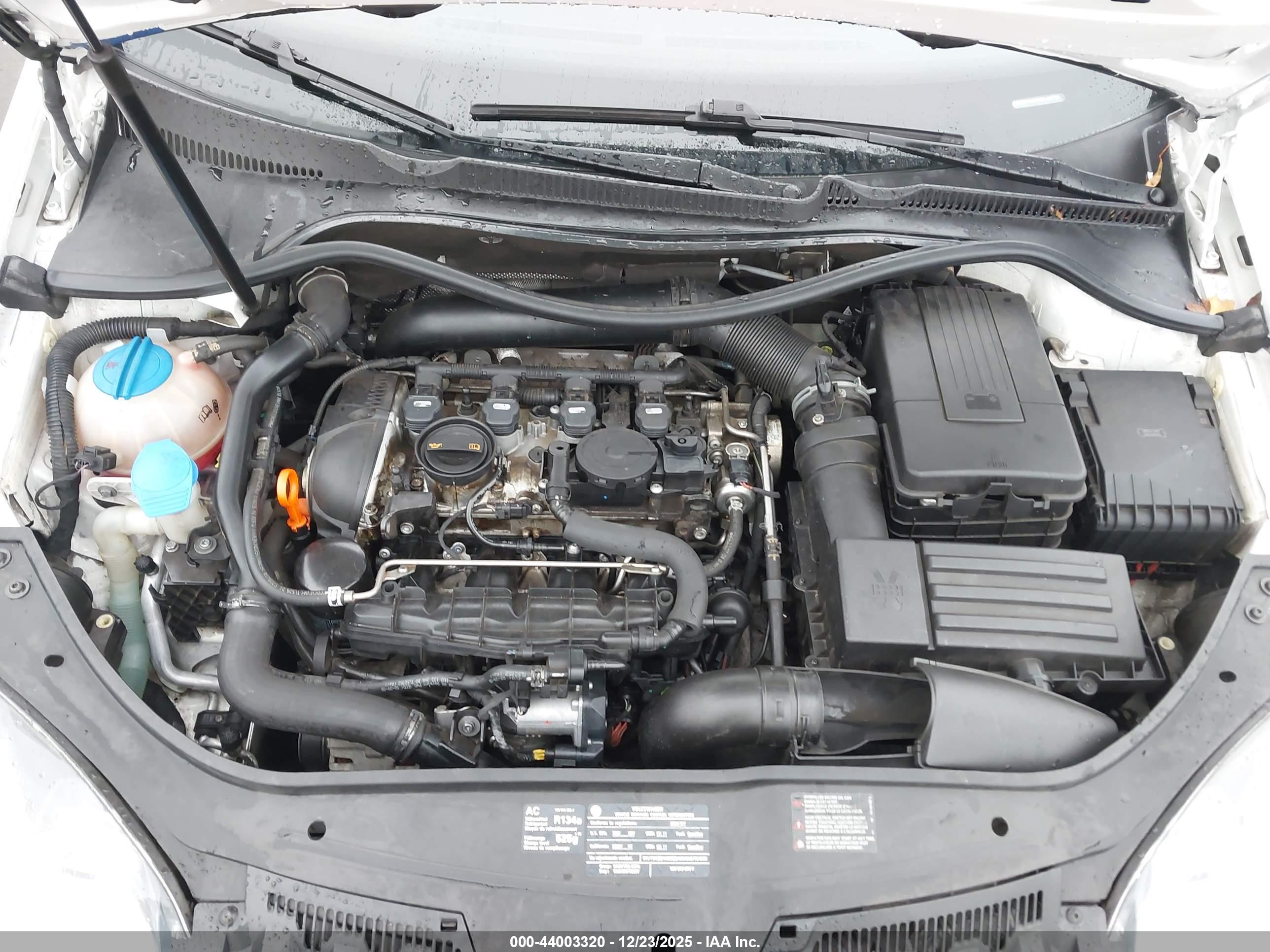 VOLKSWAGEN GTI image 10