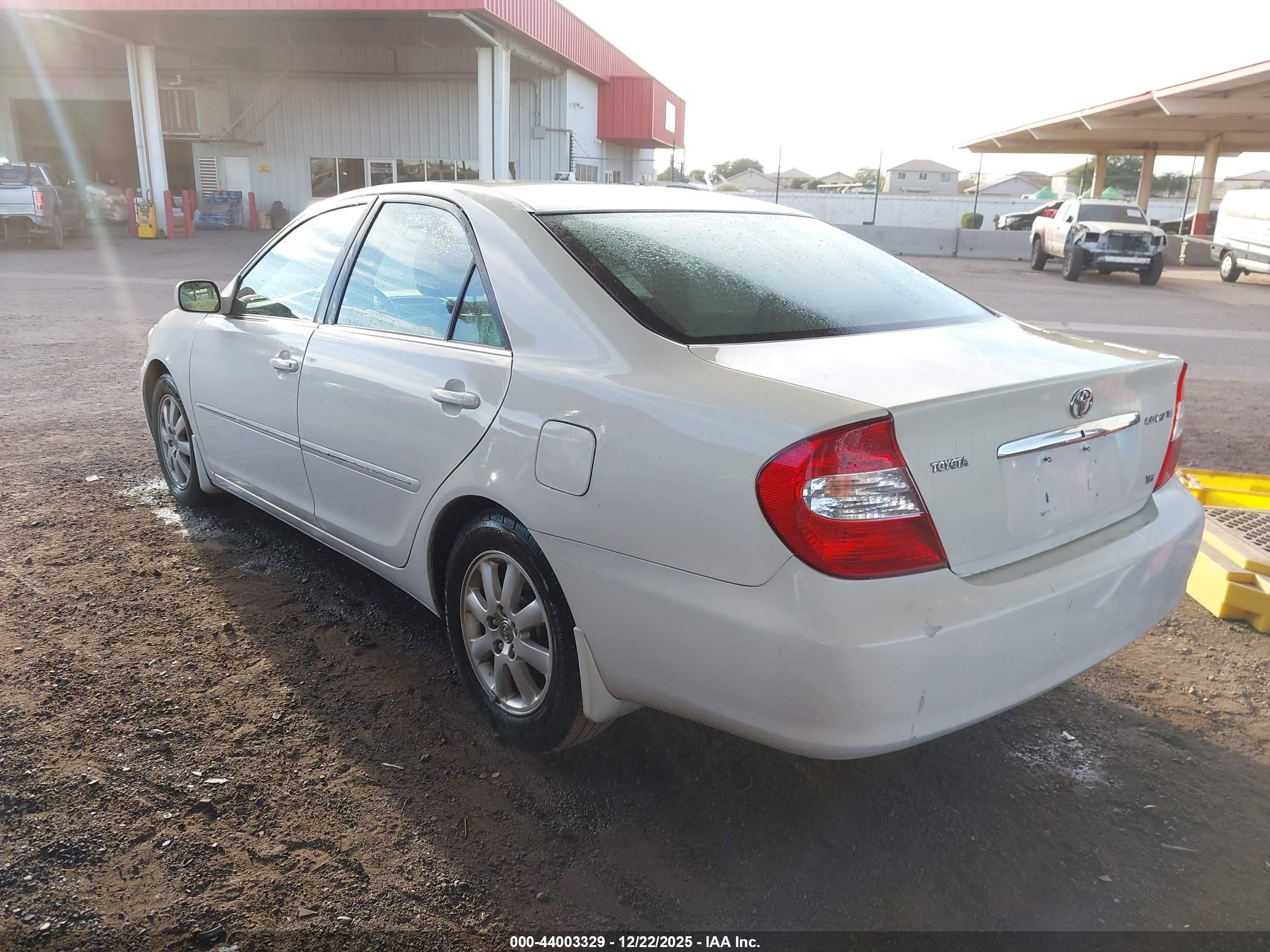 TOYOTA CAMRY image 3