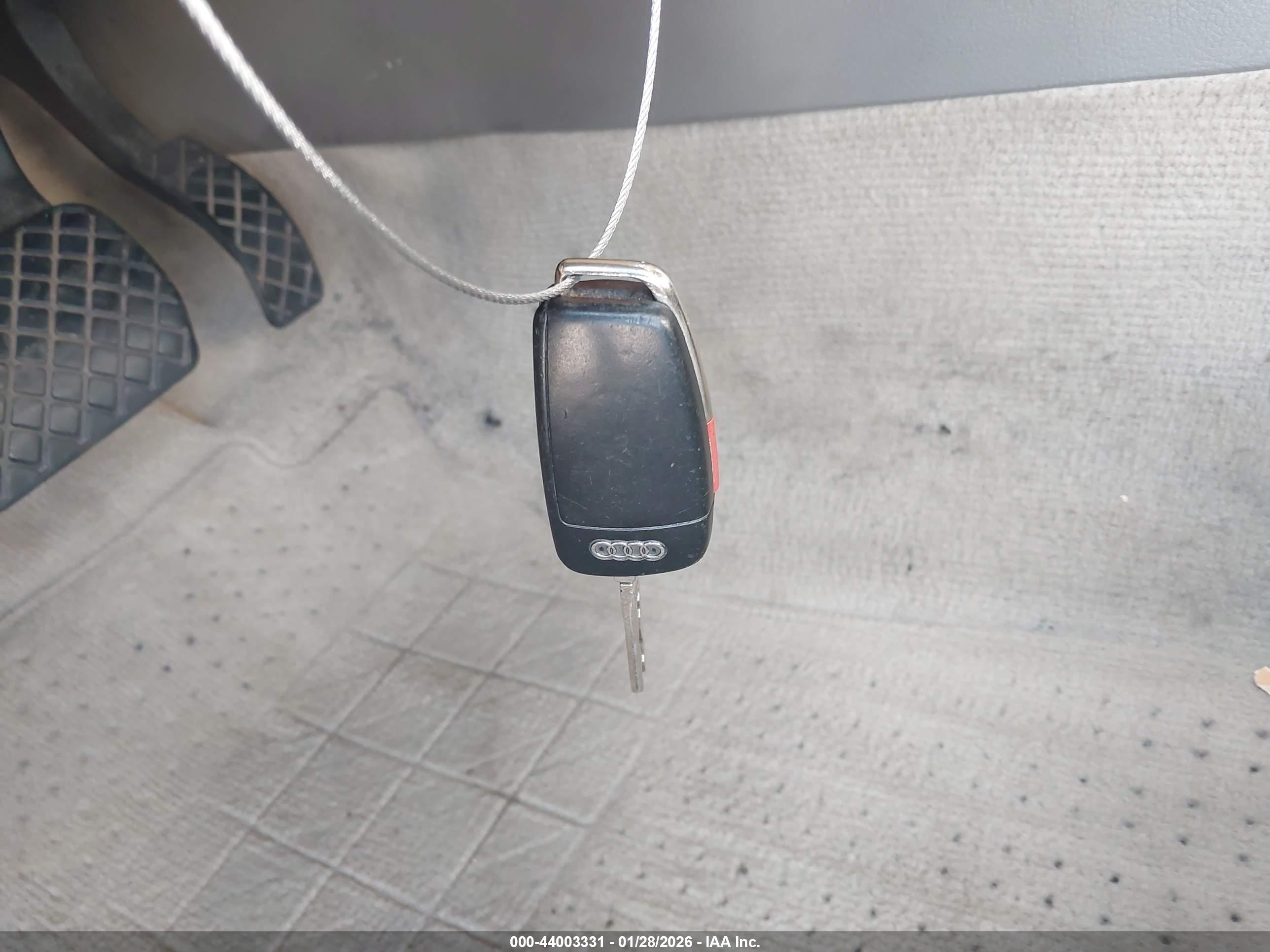 AUDI A6 image 11