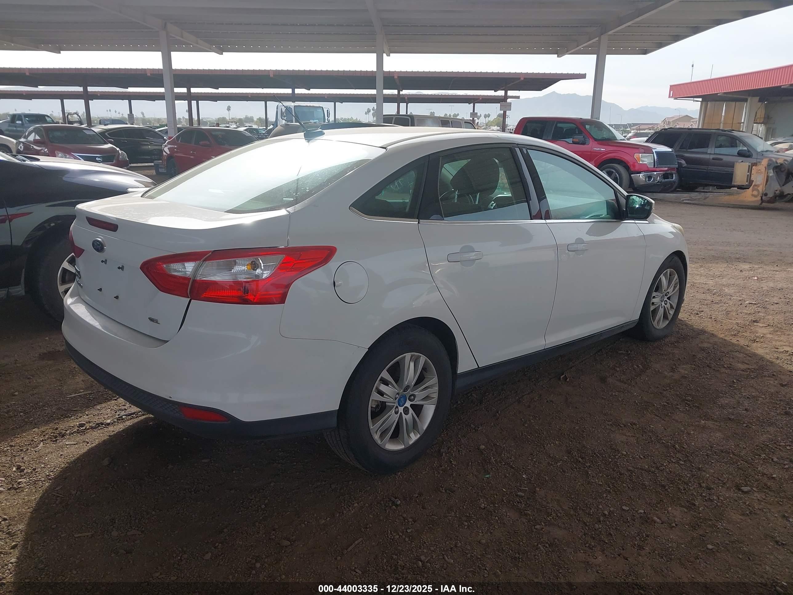 FORD FOCUS image 4