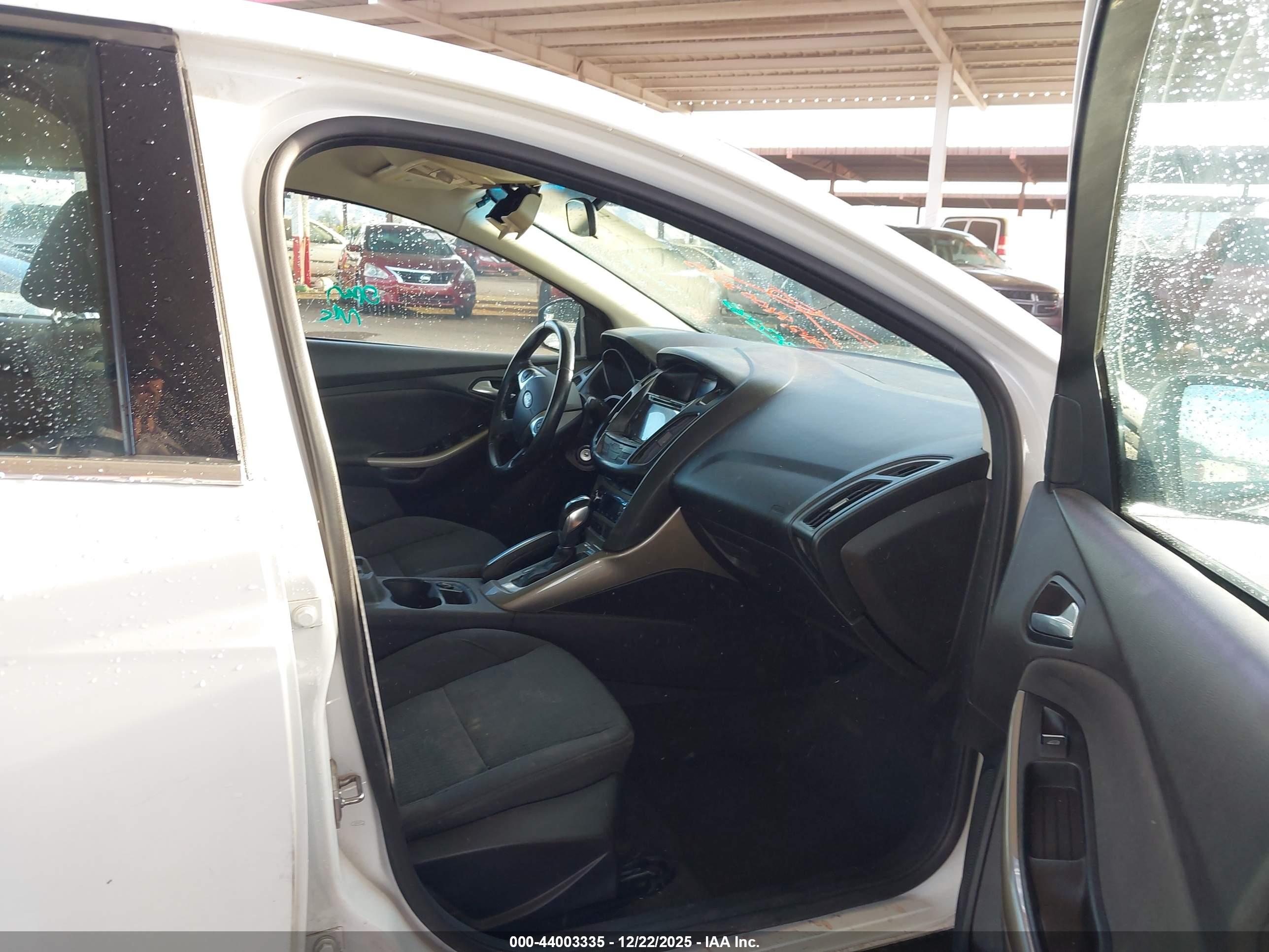 FORD FOCUS image 5